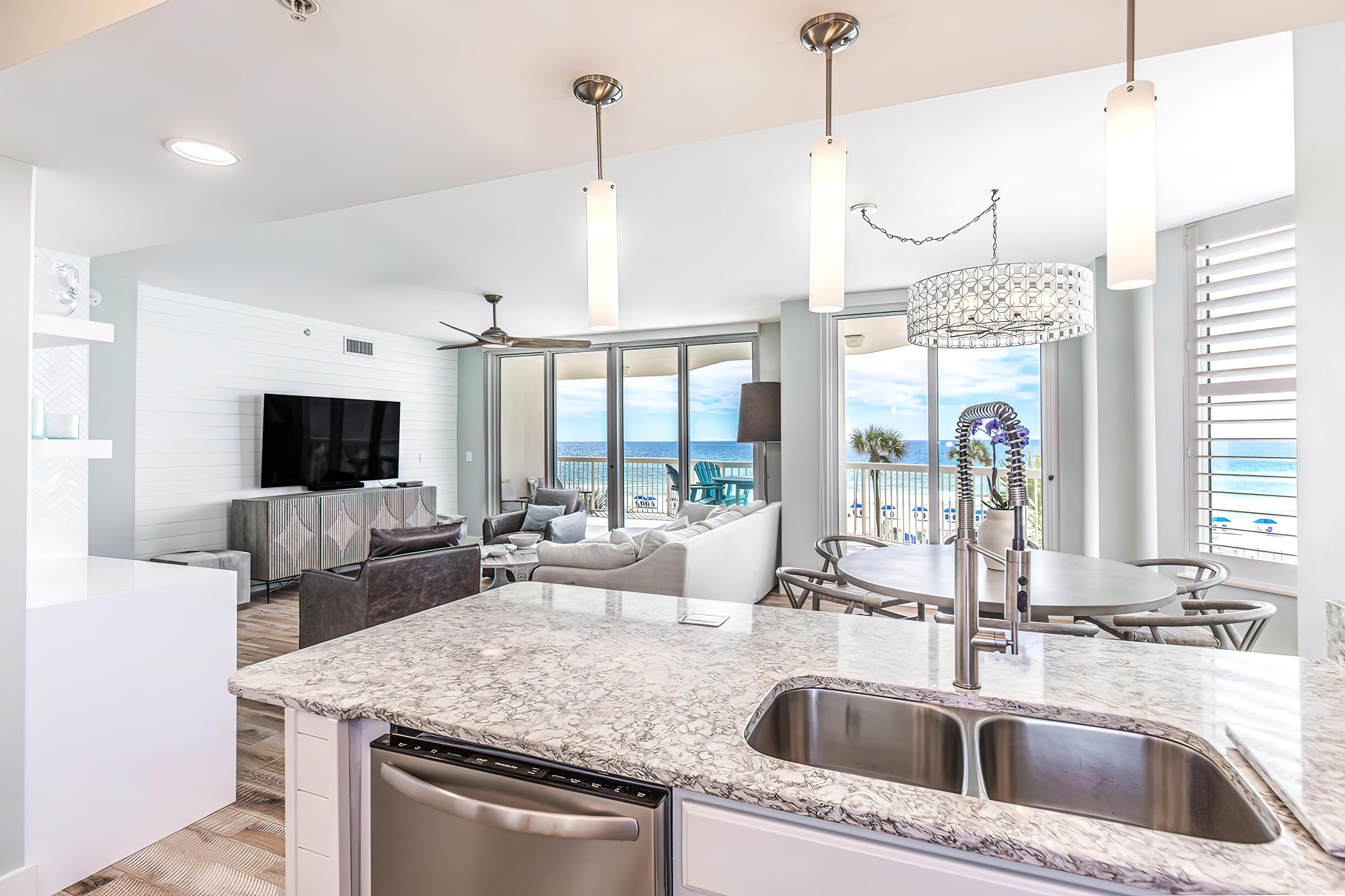 SILVER BEACH TOWERS - Residential