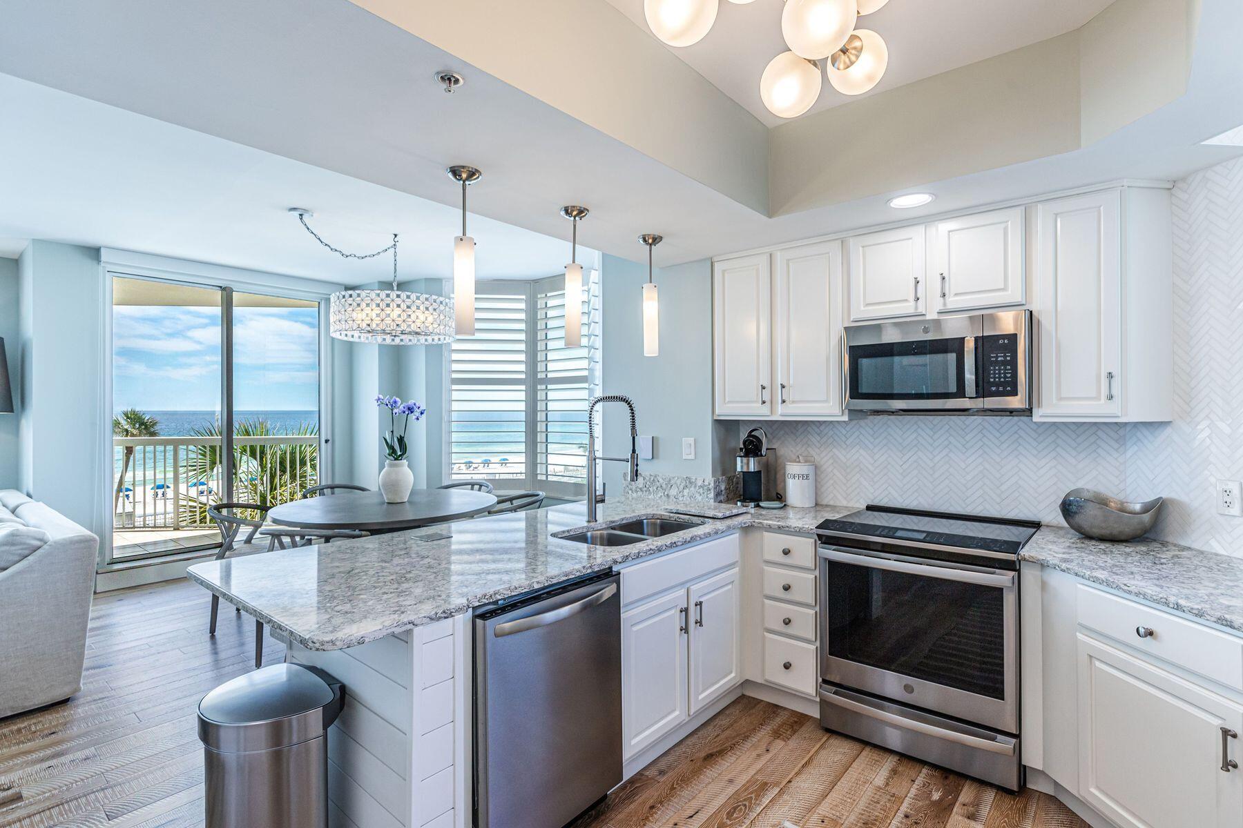 SILVER BEACH TOWERS - Residential