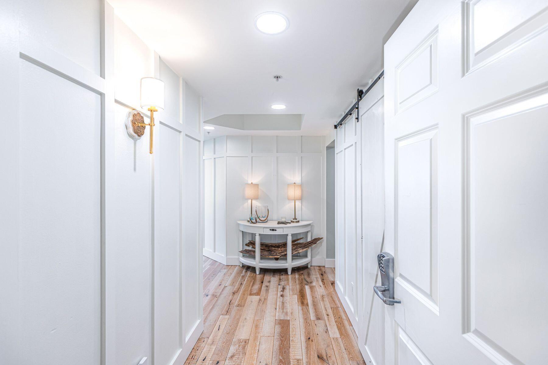 SILVER BEACH TOWERS - Residential