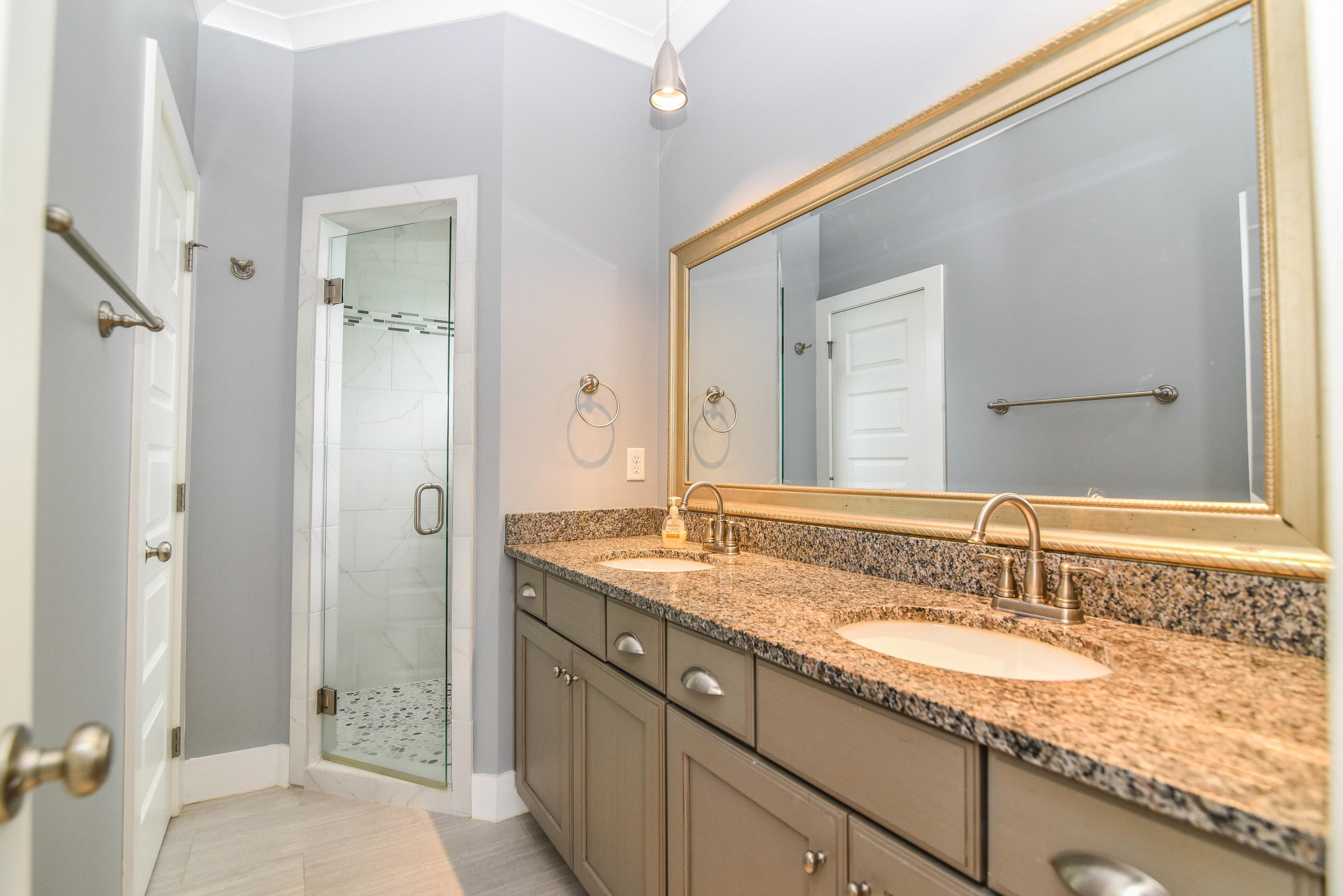 LEISURE BAY - Residential