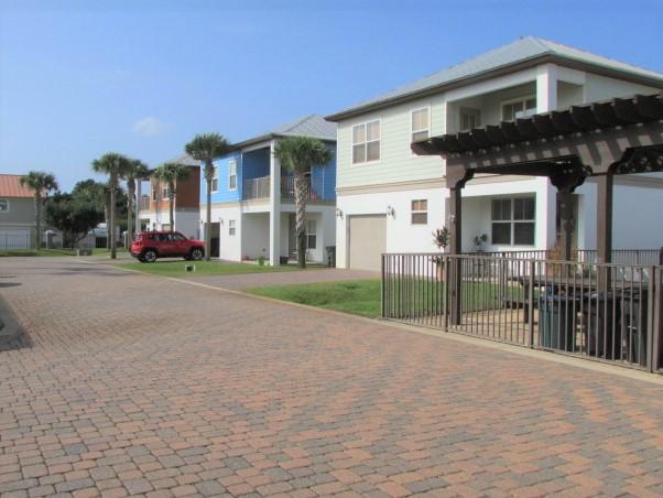 LEISURE BAY - Residential