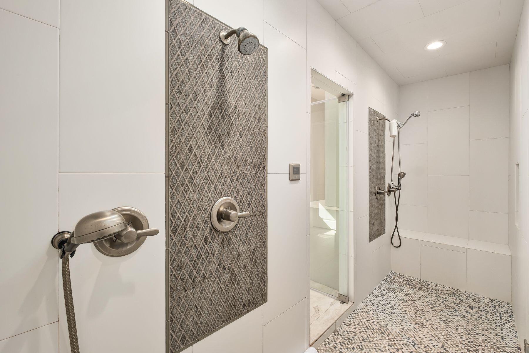 SEAGROVE VILLAGE 7TH ADD - Residential