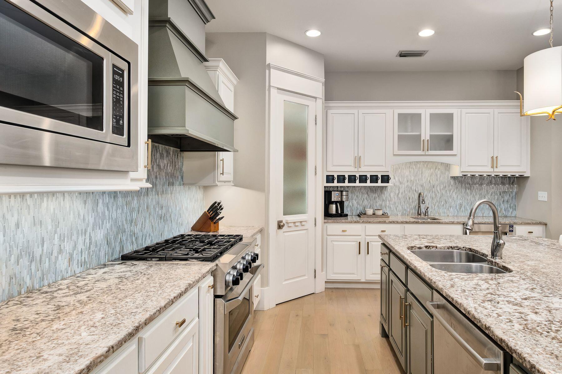 SEAGROVE VILLAGE 7TH ADD - Residential
