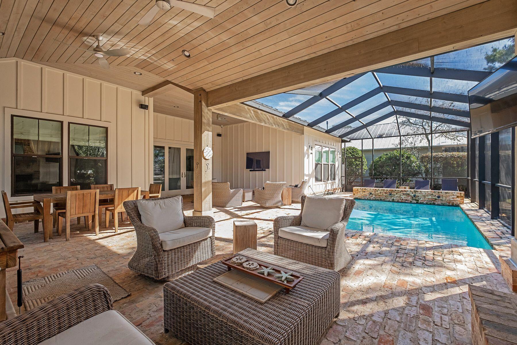 SEAGROVE VILLAGE 7TH ADD - Residential