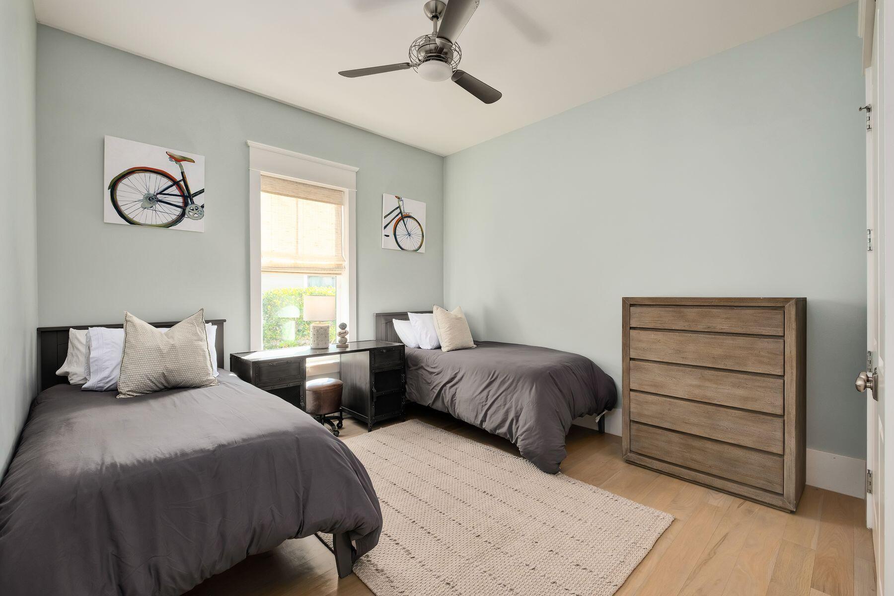 SEAGROVE VILLAGE 7TH ADD - Residential