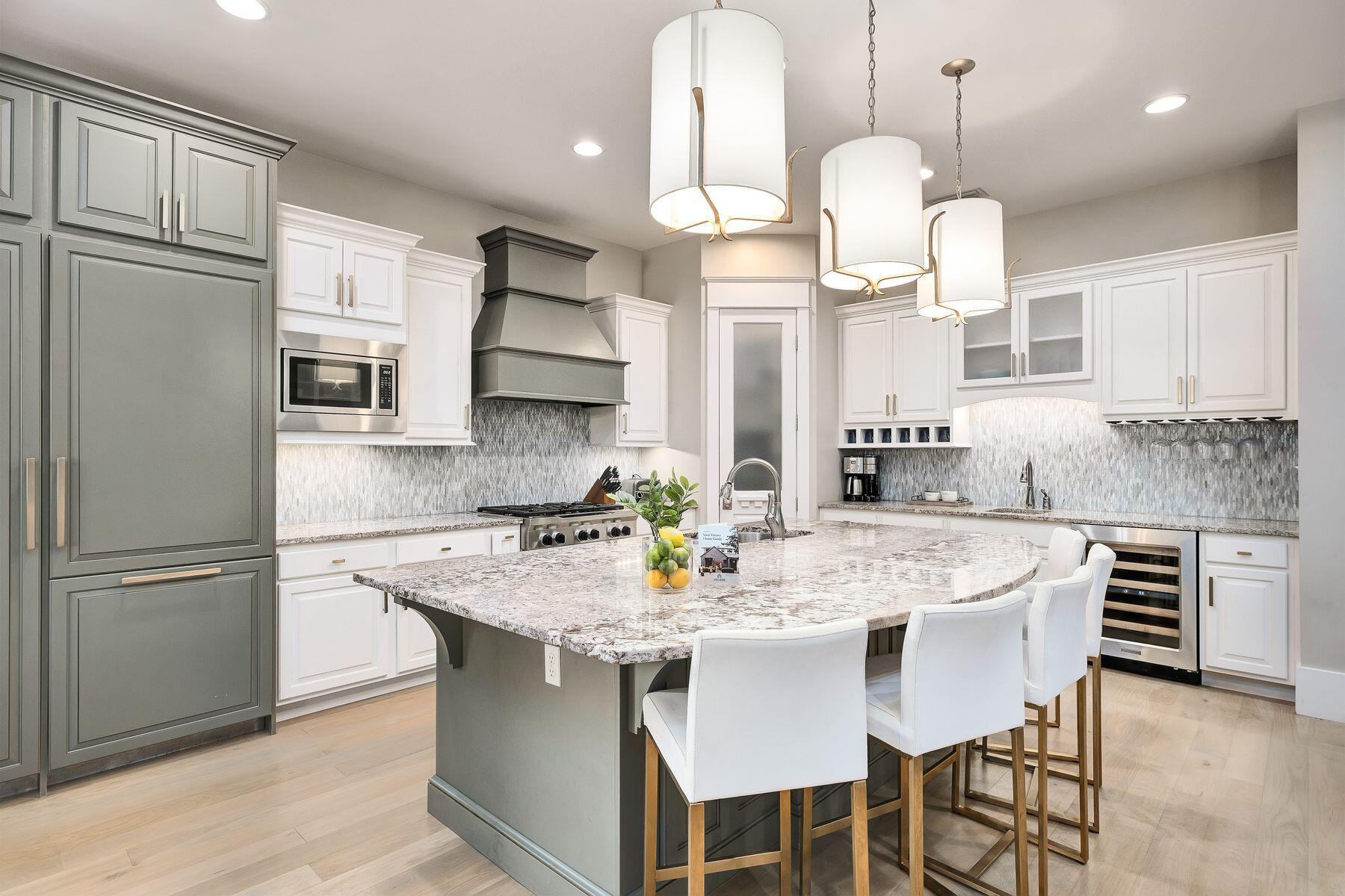 SEAGROVE VILLAGE 7TH ADD - Residential