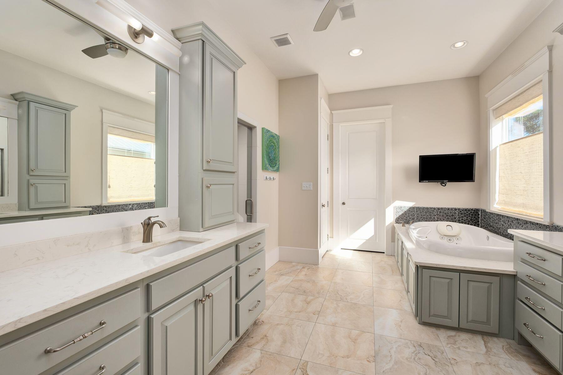 SEAGROVE VILLAGE 7TH ADD - Residential
