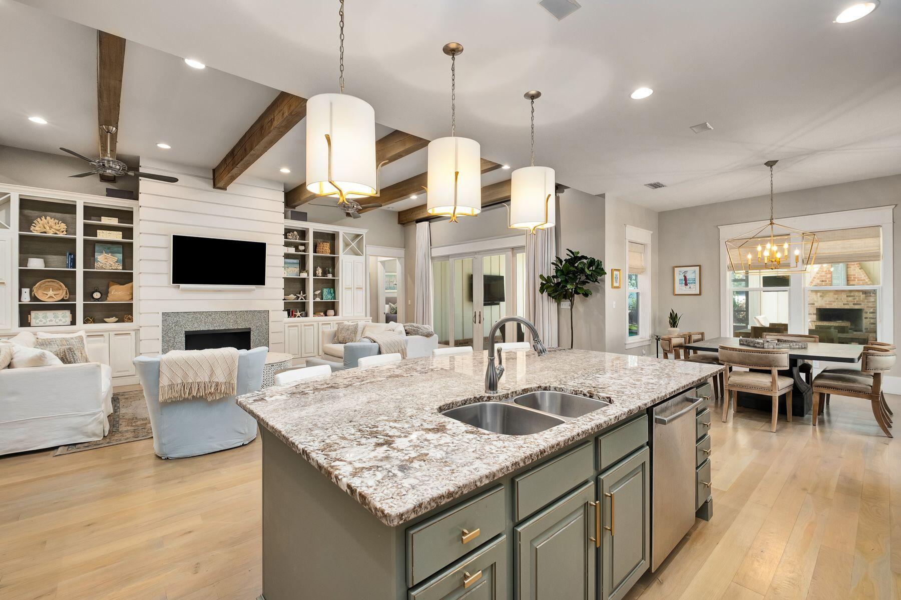 SEAGROVE VILLAGE 7TH ADD - Residential