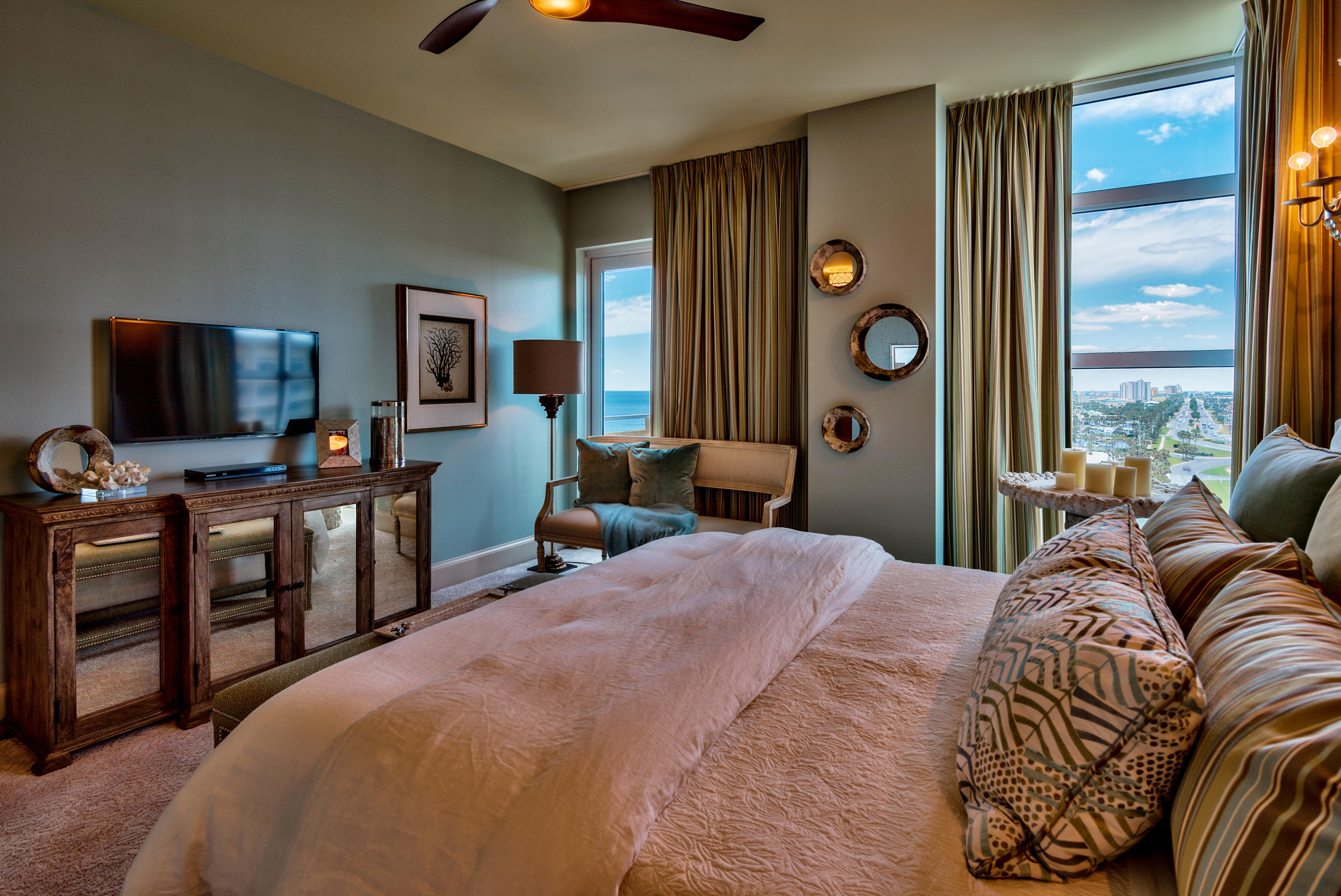 SIGNATURE BEACH - Residential