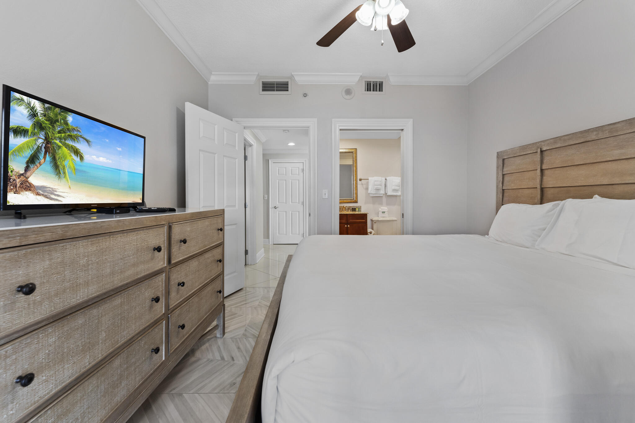 EMERALD GRANDE - Residential