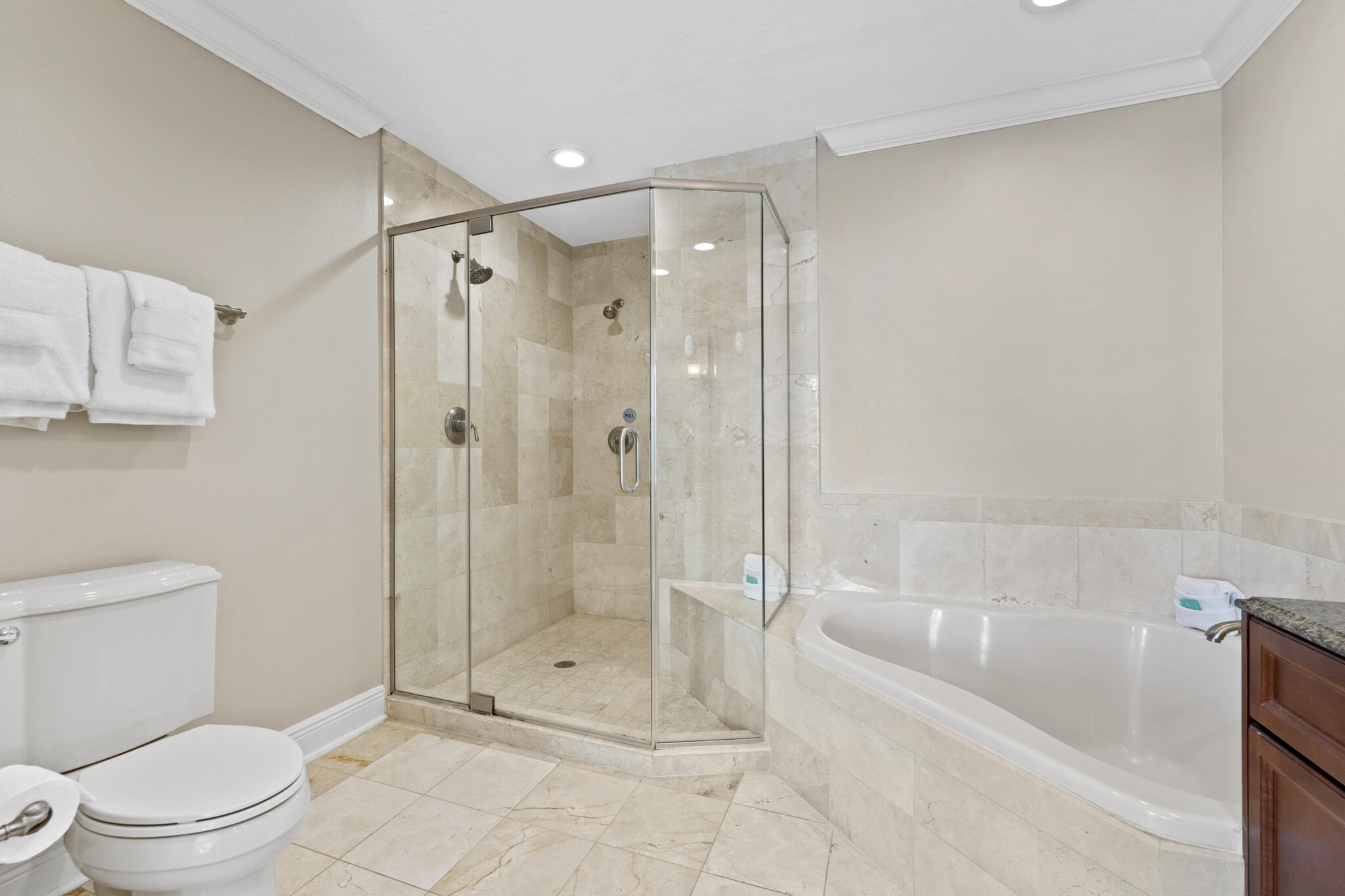 EMERALD GRANDE - Residential