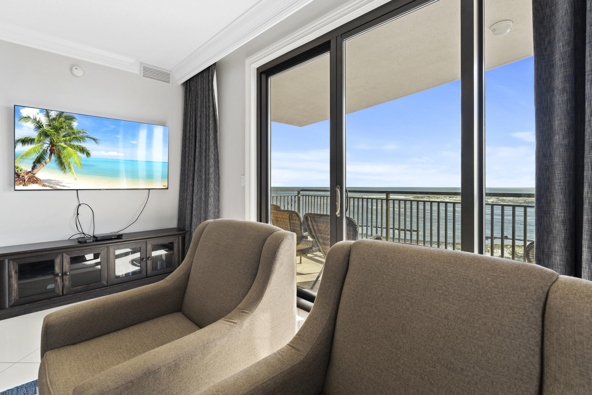 EMERALD GRANDE - Residential