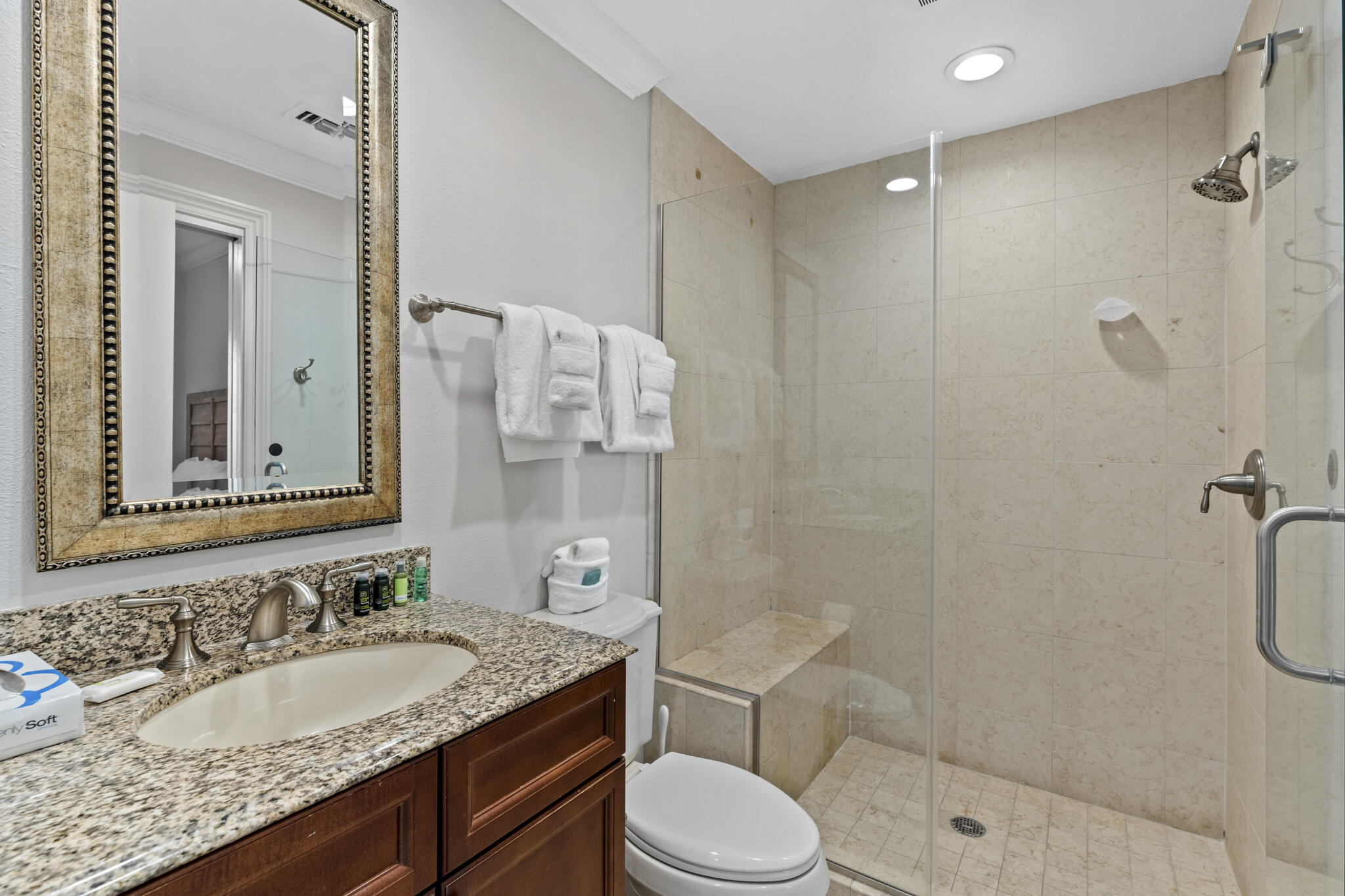 EMERALD GRANDE - Residential