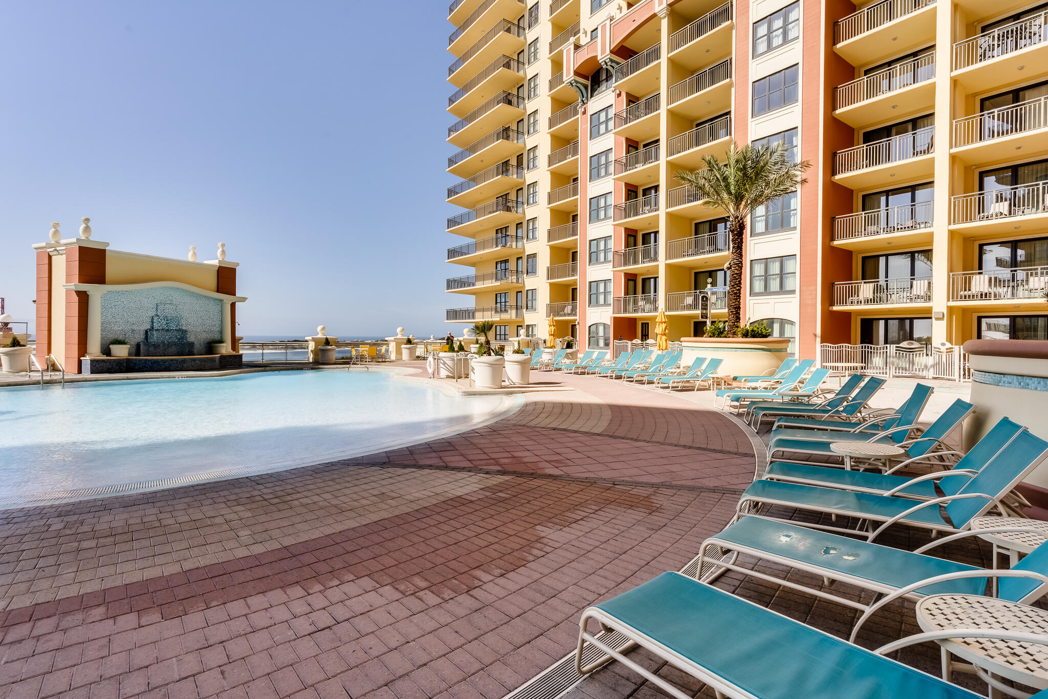 EMERALD GRANDE - Residential