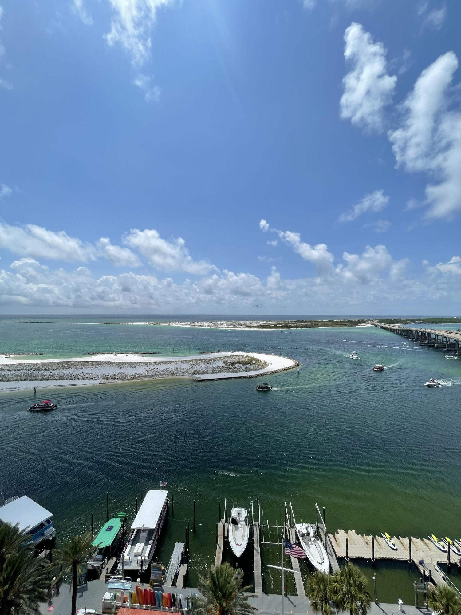 EMERALD GRANDE - Residential