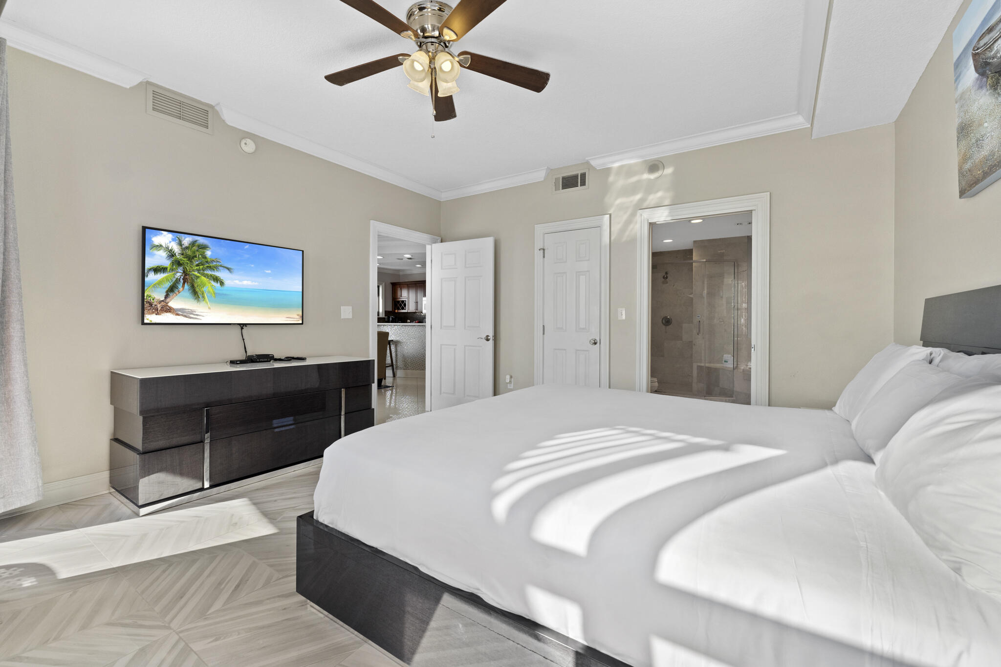 EMERALD GRANDE - Residential
