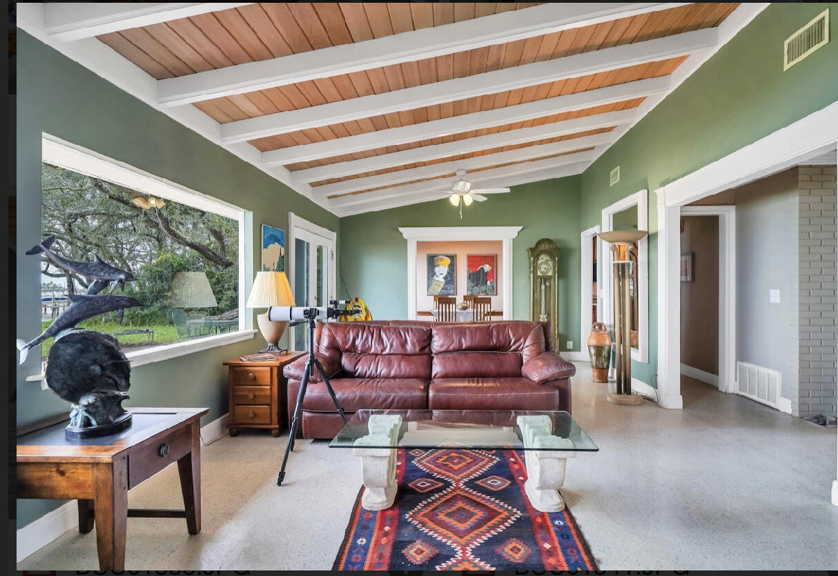 SOUTH RNG 25 WATER (252001.00) - Residential