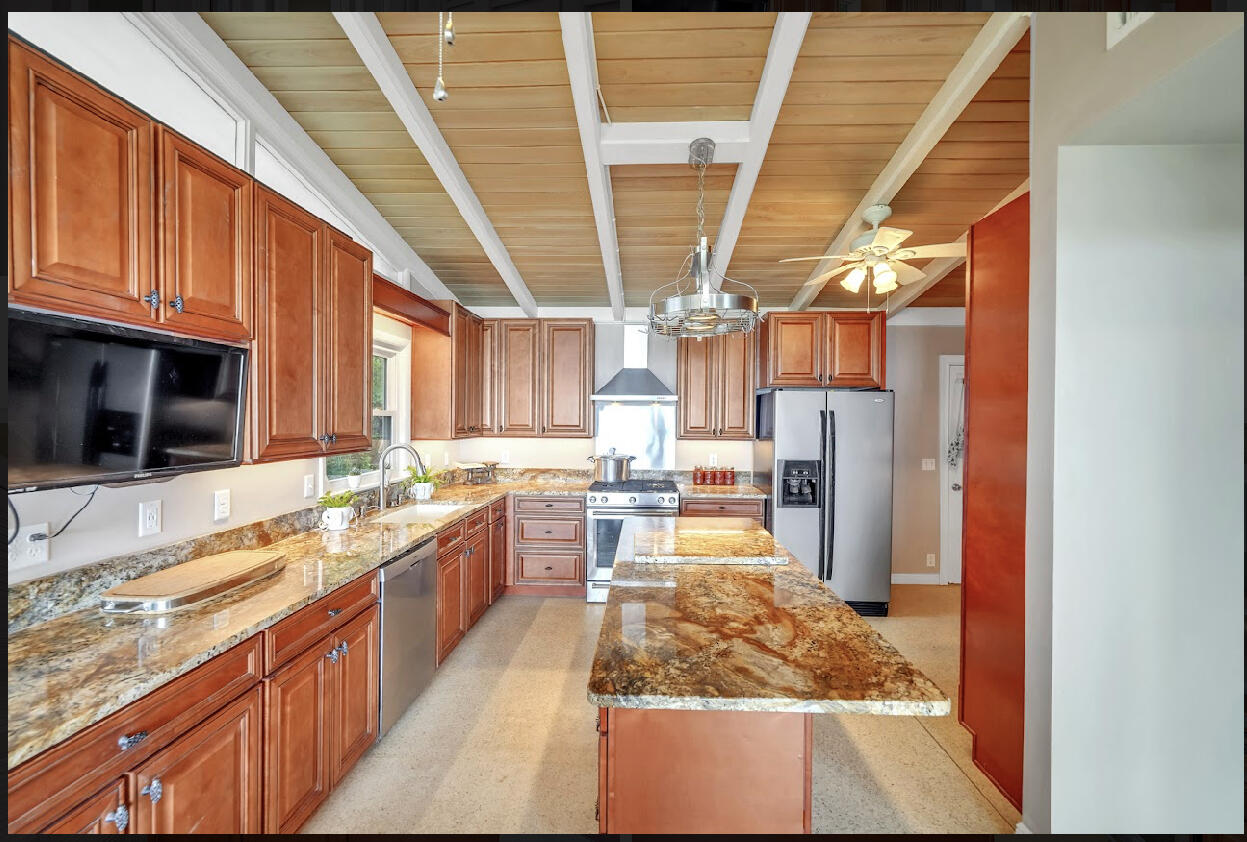 SOUTH RNG 25 WATER (252001.00) - Residential