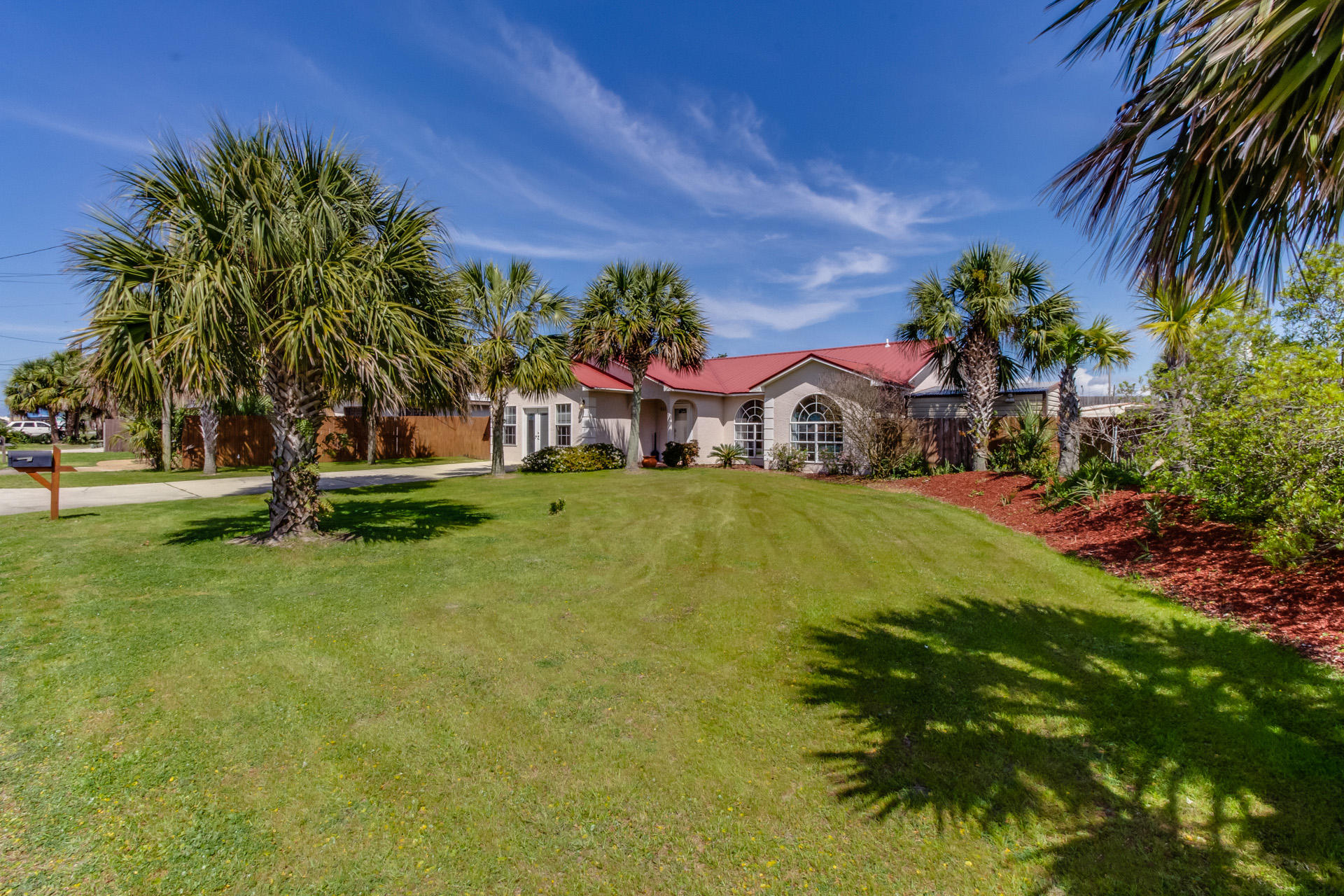 500' to beach Great rental history. 2 miles west of Pier Park Gulf View
