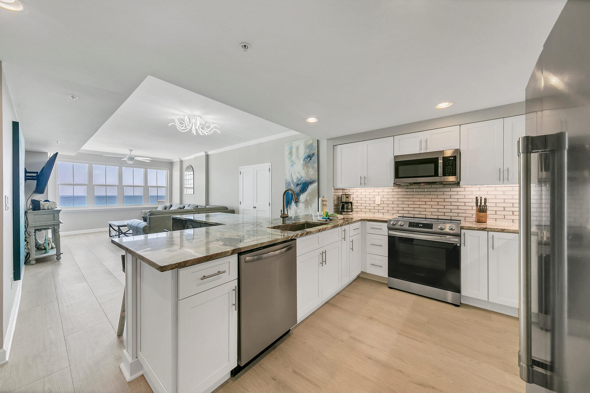 INN AT CRYSTAL BEACH (SUMMERCHASE CONDO) - Residential