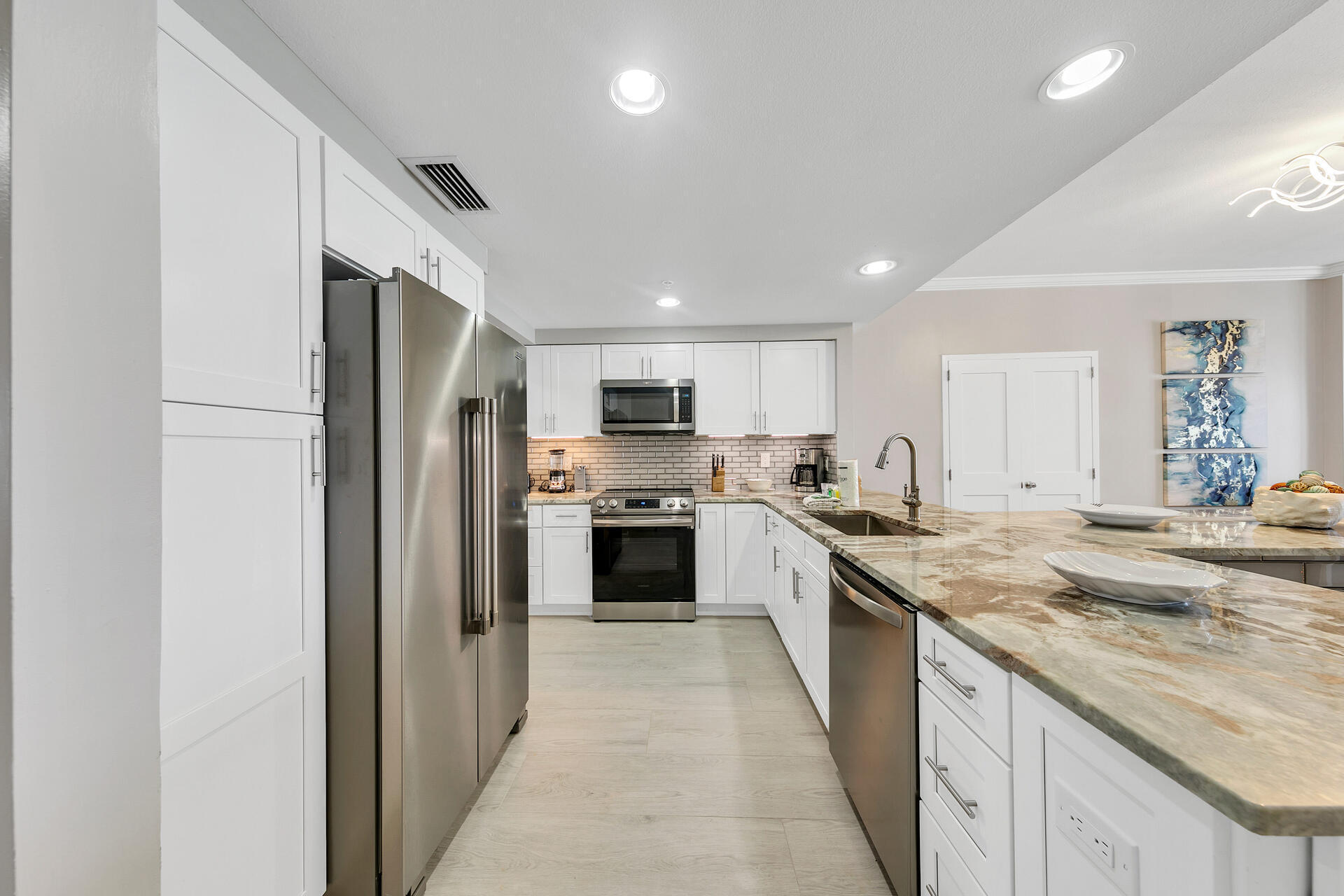 INN AT CRYSTAL BEACH (SUMMERCHASE CONDO) - Residential