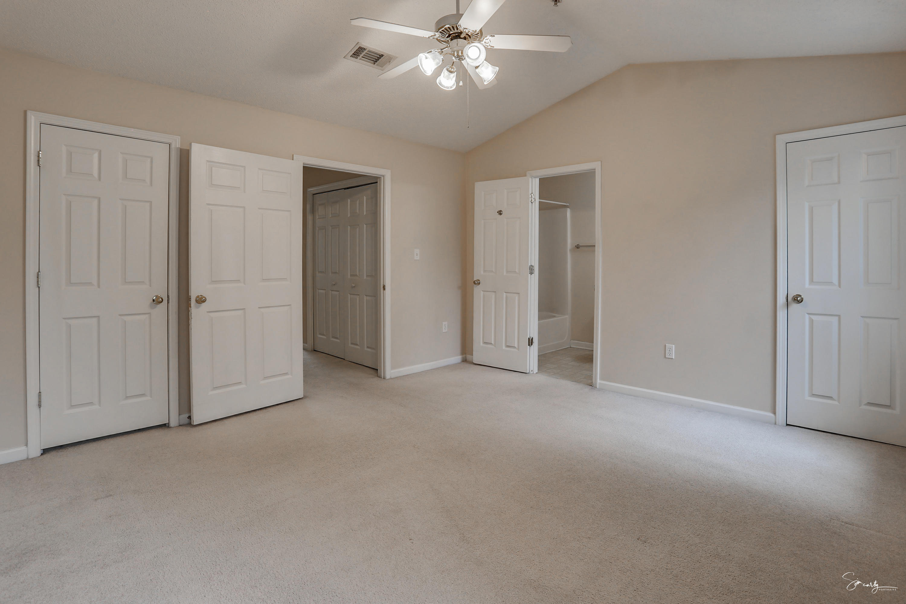 ROLLING PINES - Residential