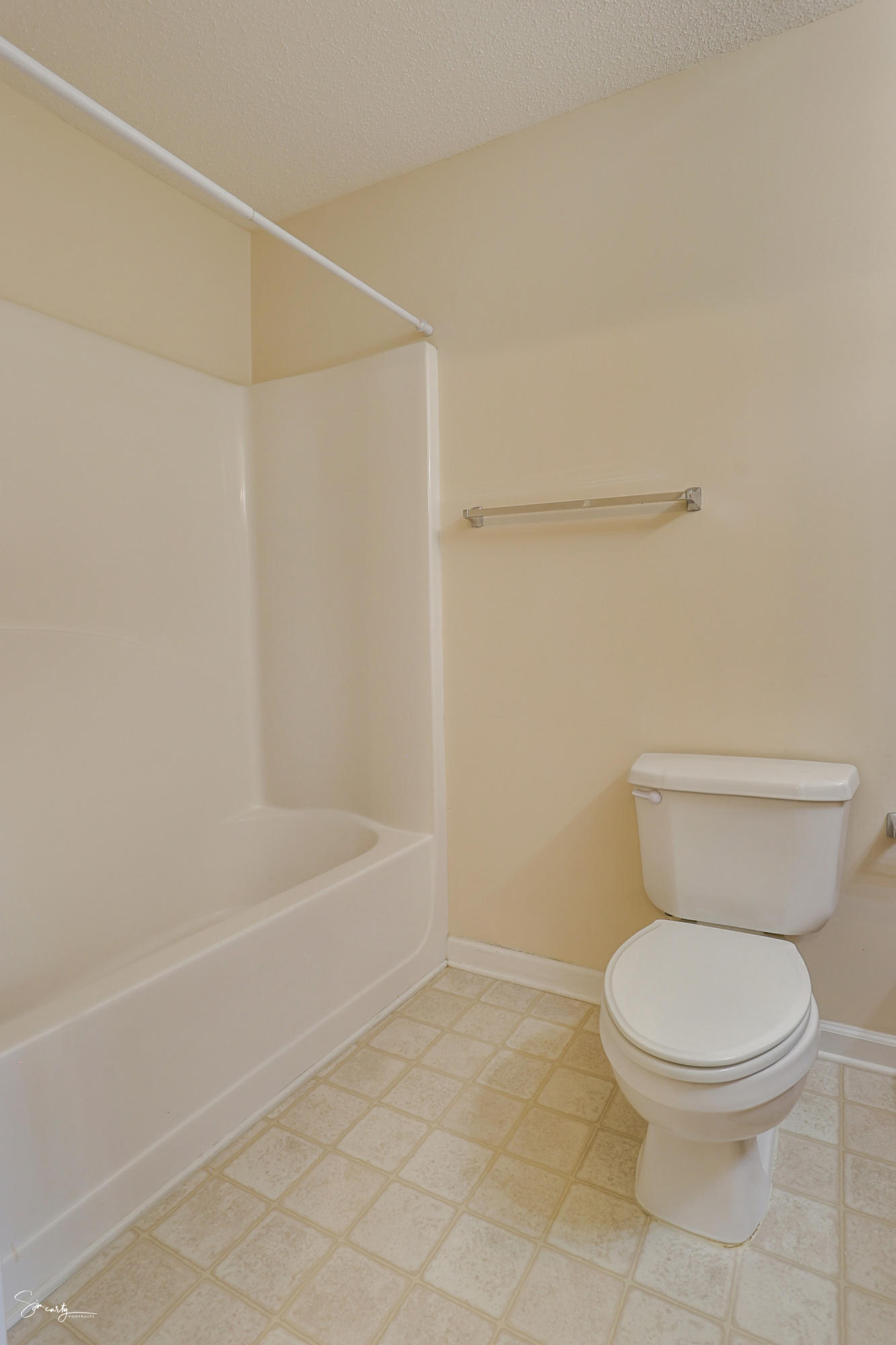 ROLLING PINES - Residential