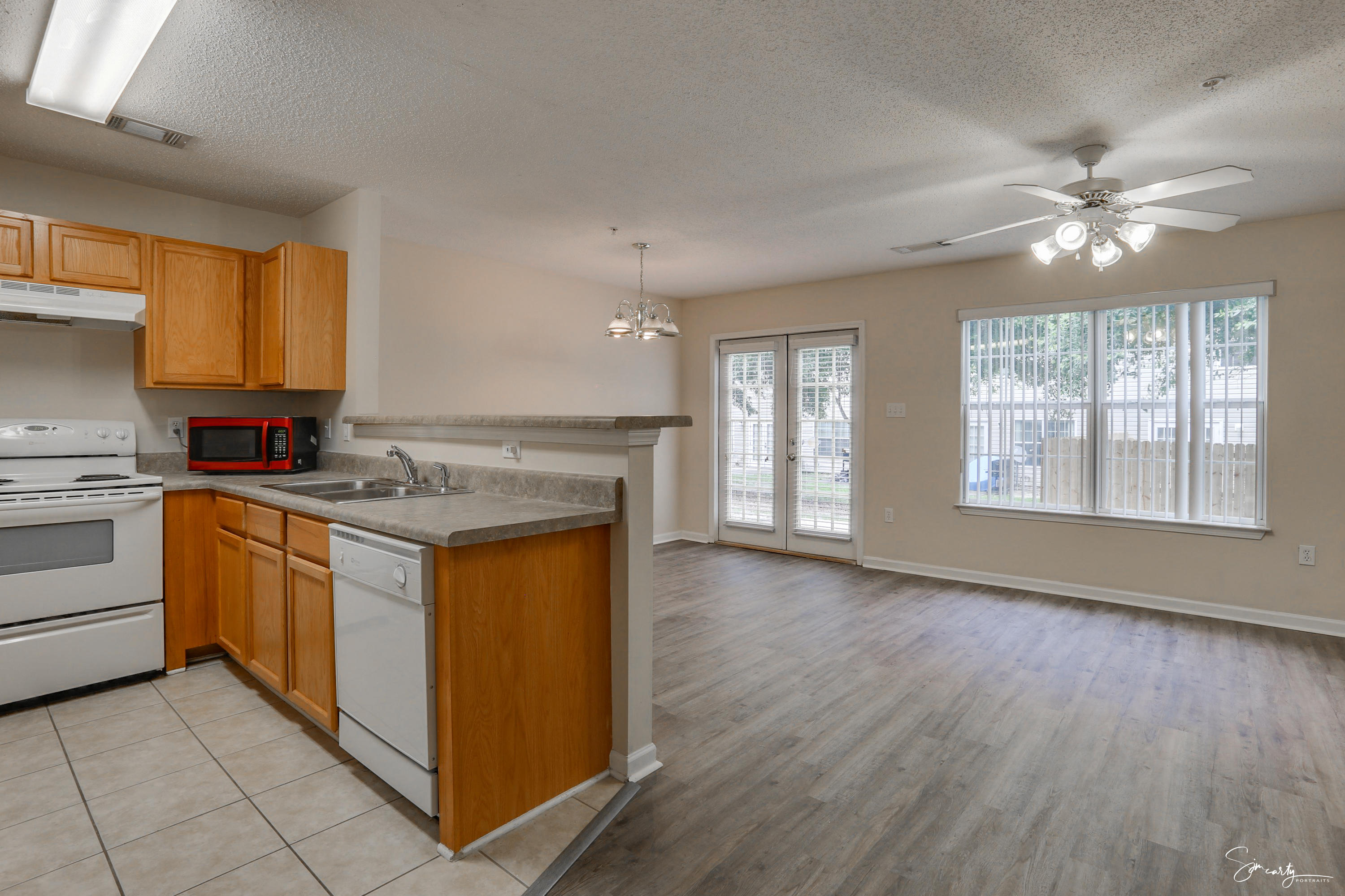 ROLLING PINES - Residential