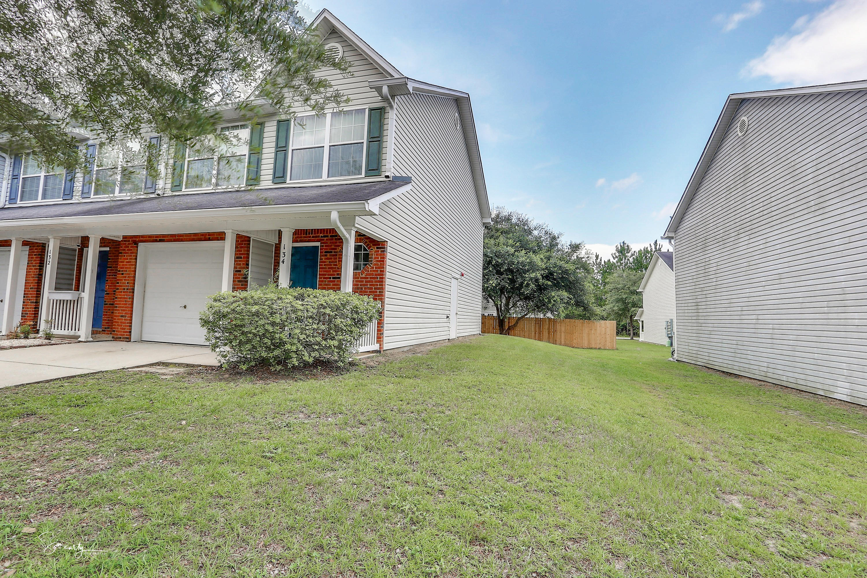 ROLLING PINES - Residential