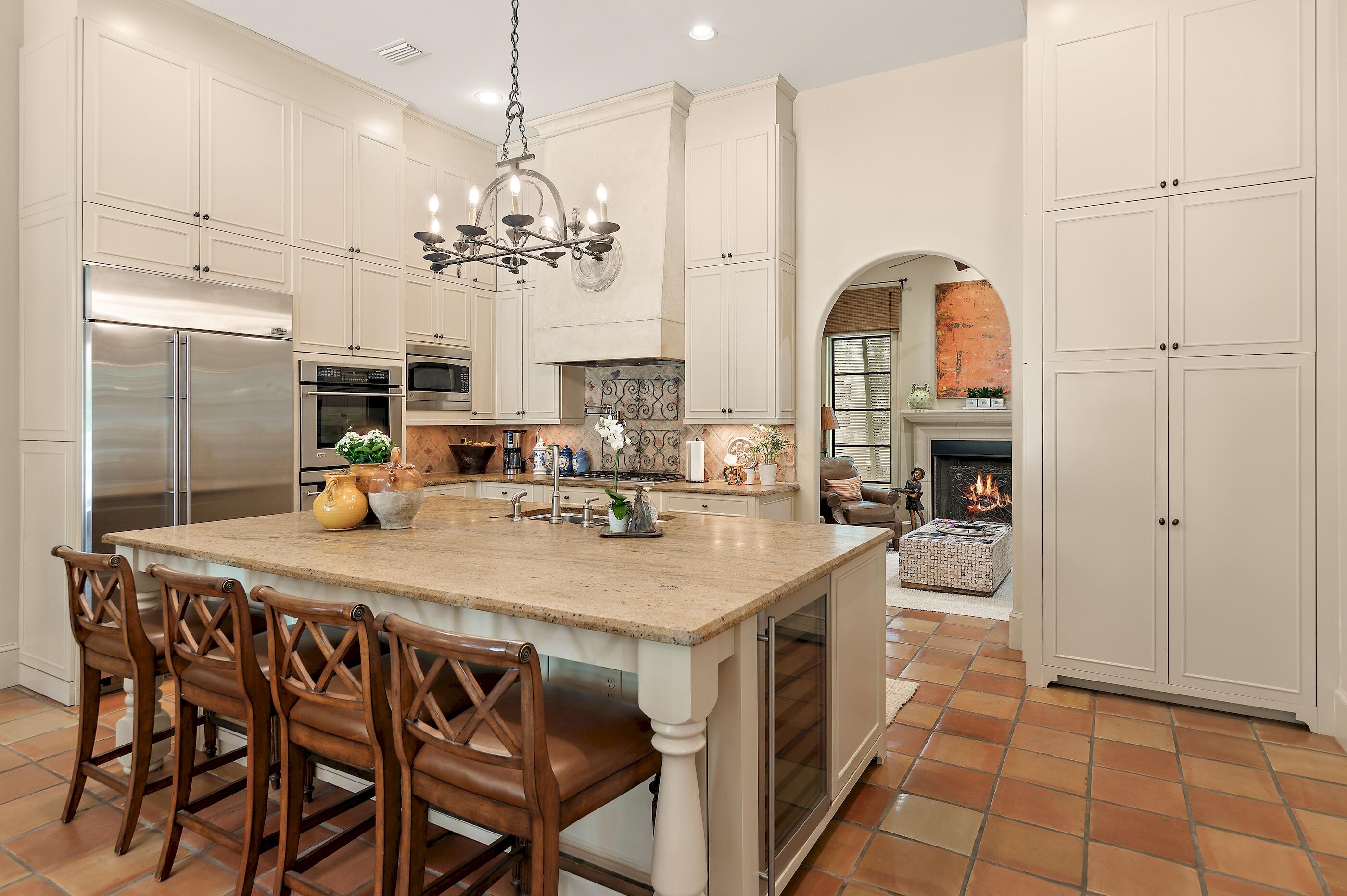 BAYTOWNE AVE EAST - Residential