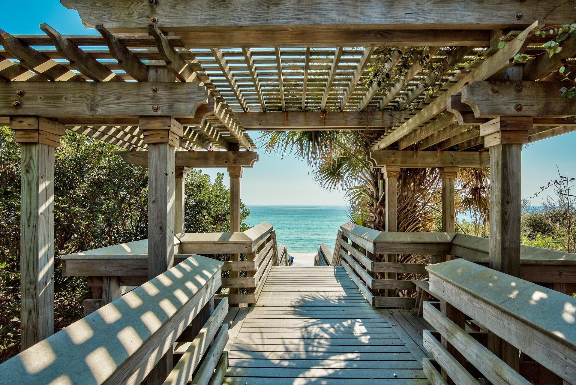 GROVE BY THE SEA - Land