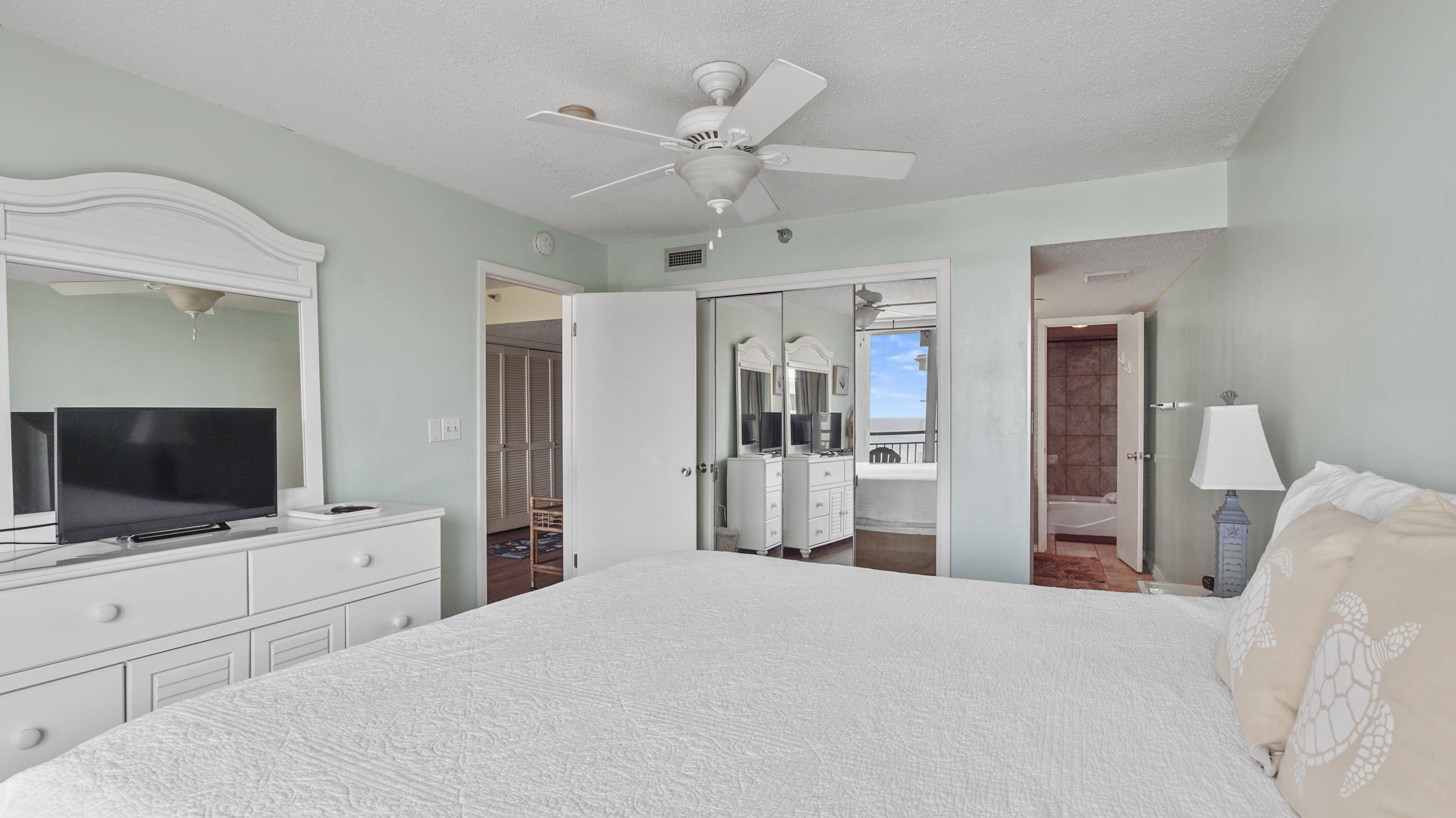 NAUTILUS CONDO - Residential