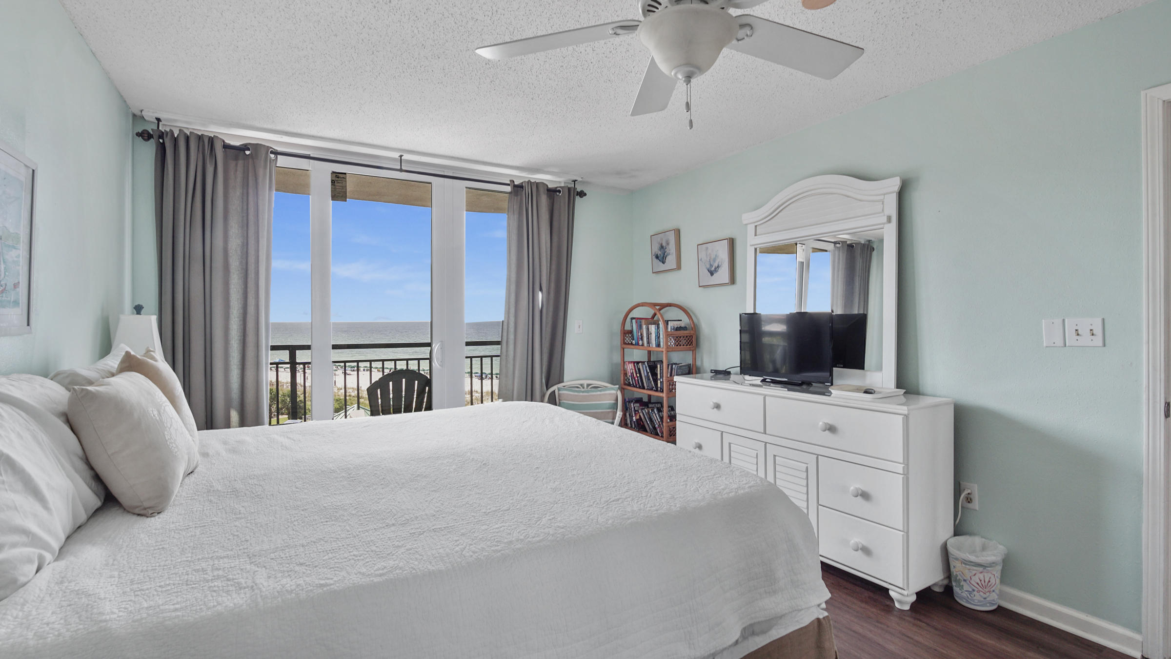 NAUTILUS CONDO - Residential