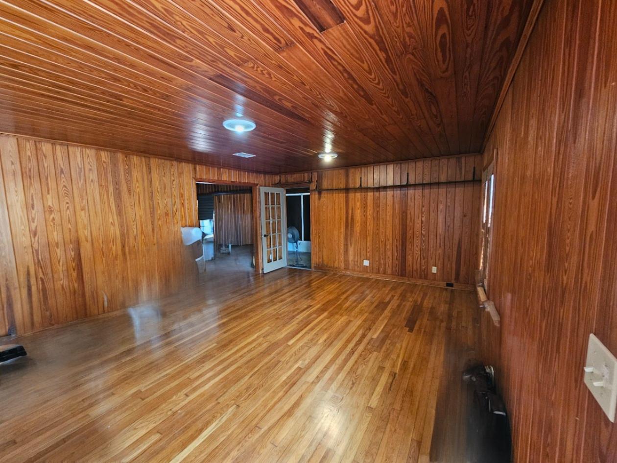 METES & BOUNDS - Residential