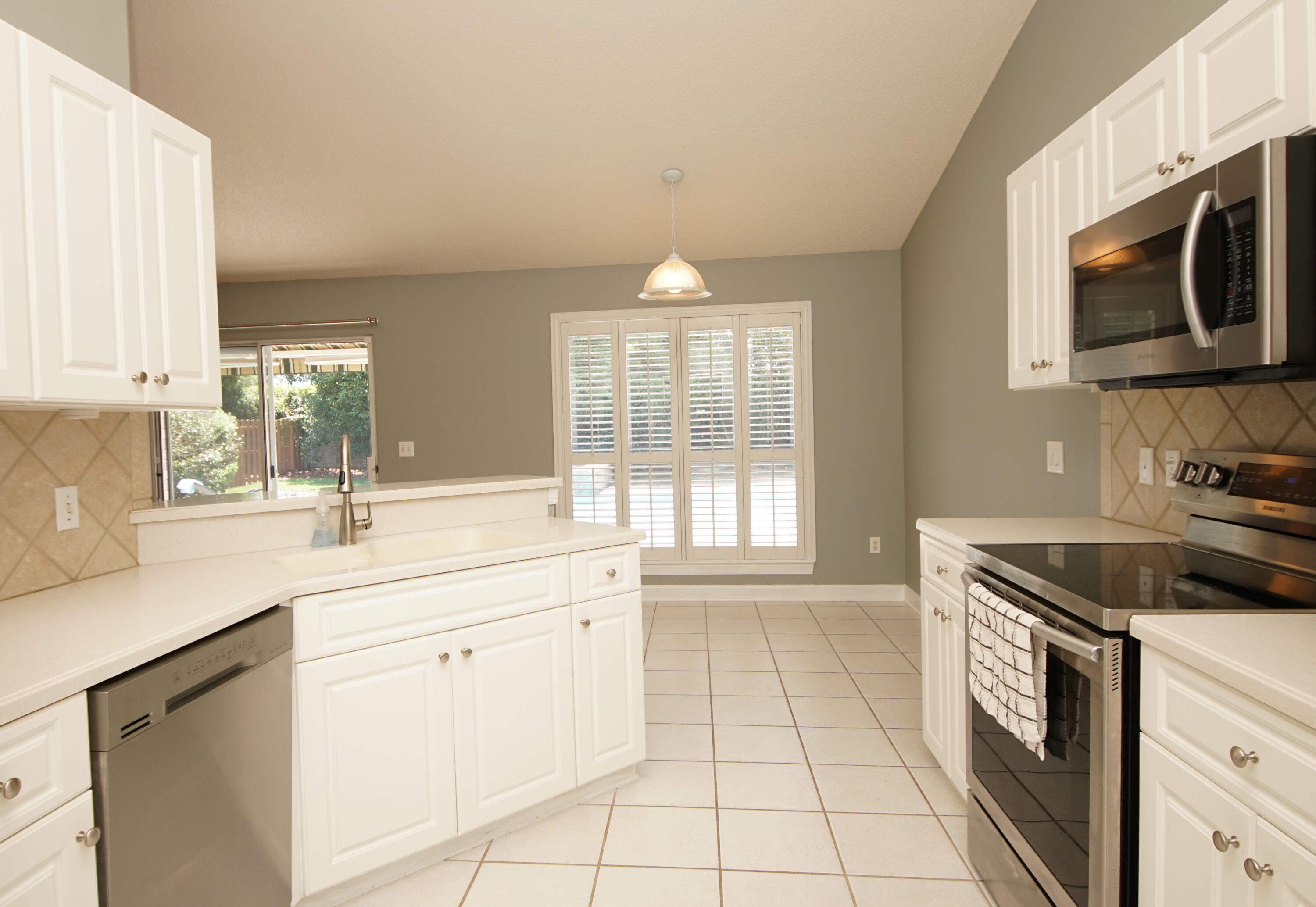 INDIAN LAKE - Residential Lease