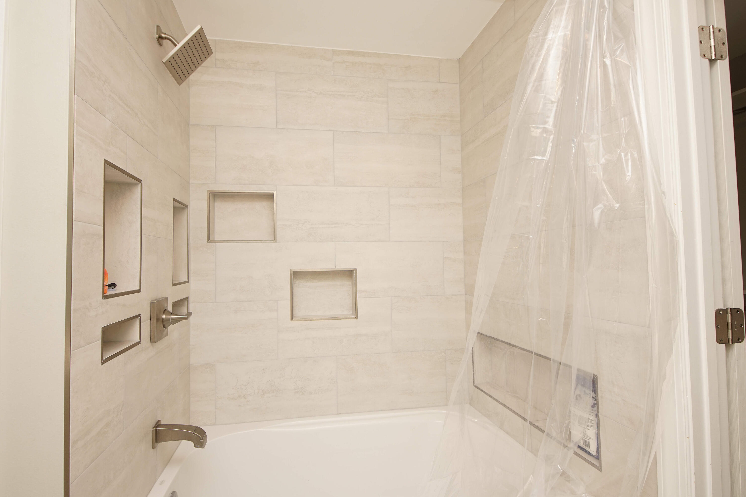 INDIAN LAKE - Residential Lease