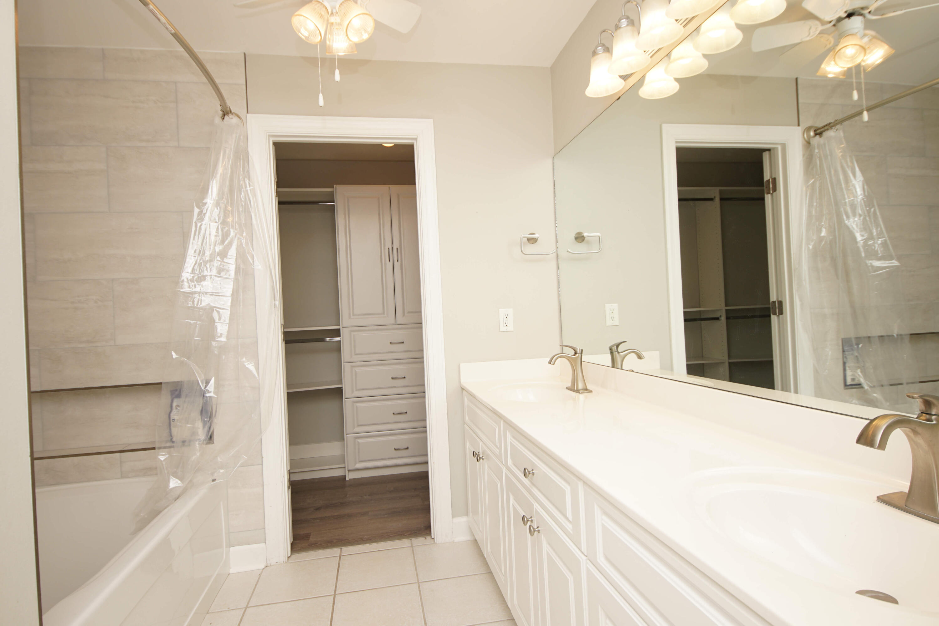 INDIAN LAKE - Residential Lease