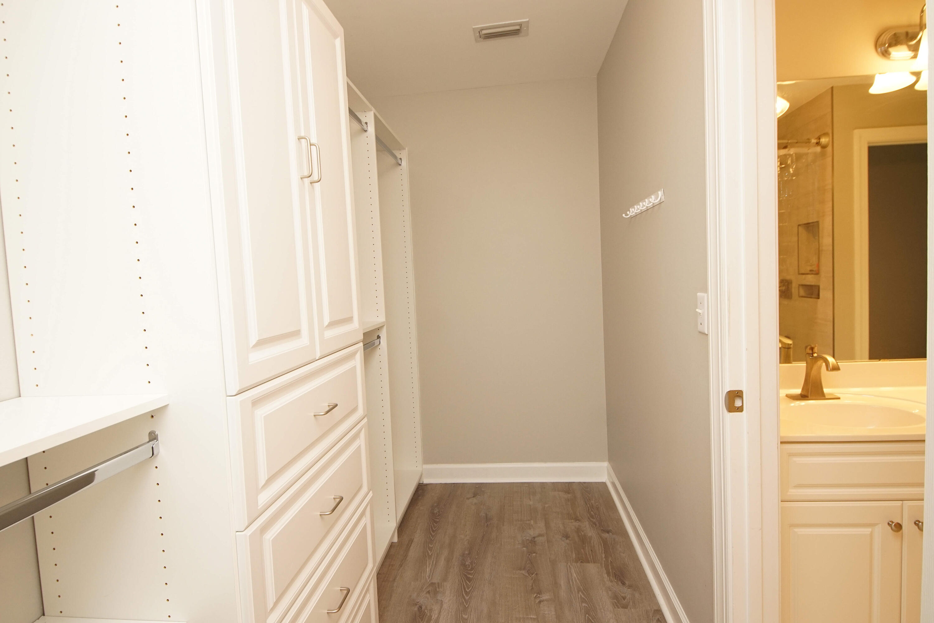 INDIAN LAKE - Residential Lease