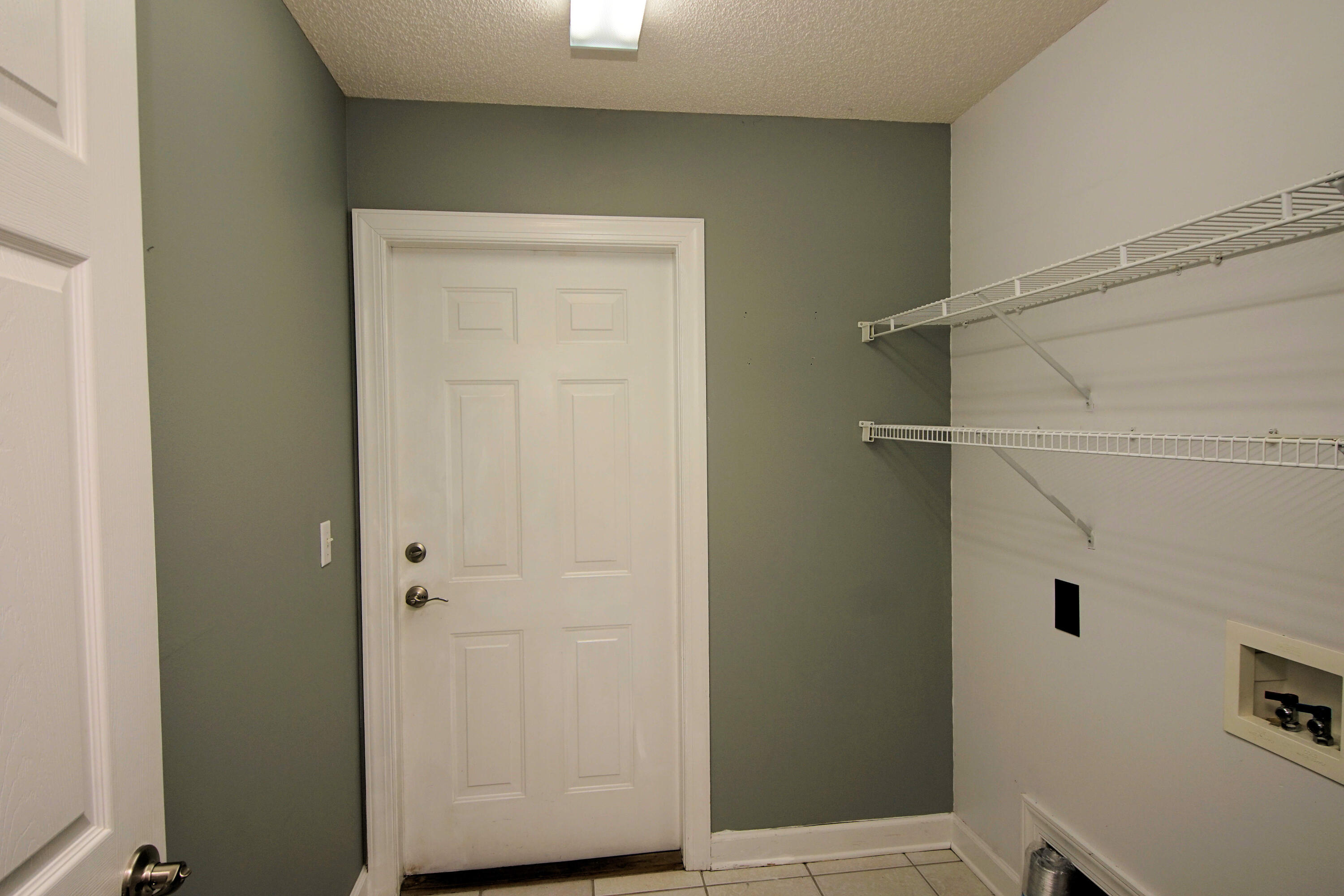 INDIAN LAKE - Residential Lease