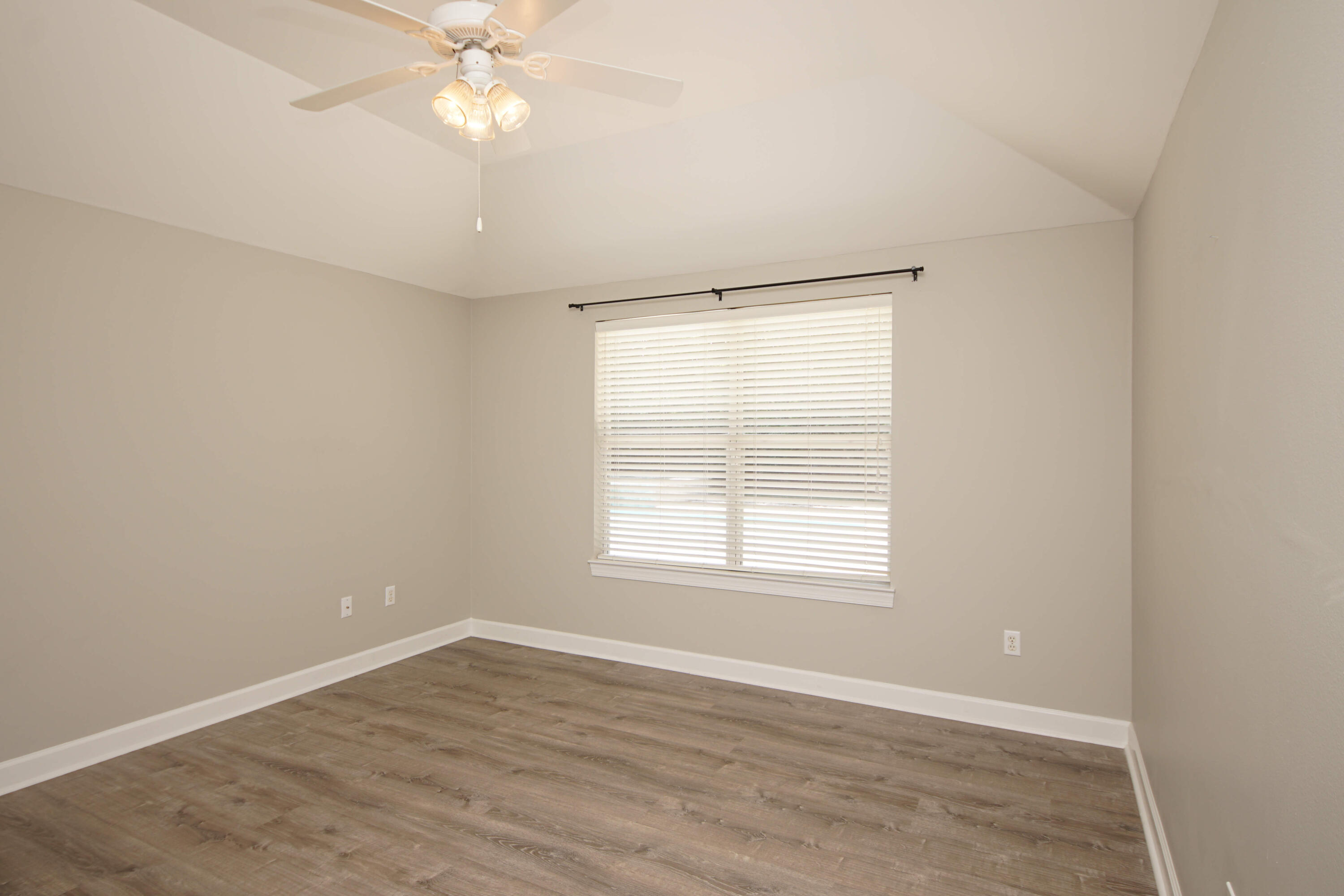 INDIAN LAKE - Residential Lease