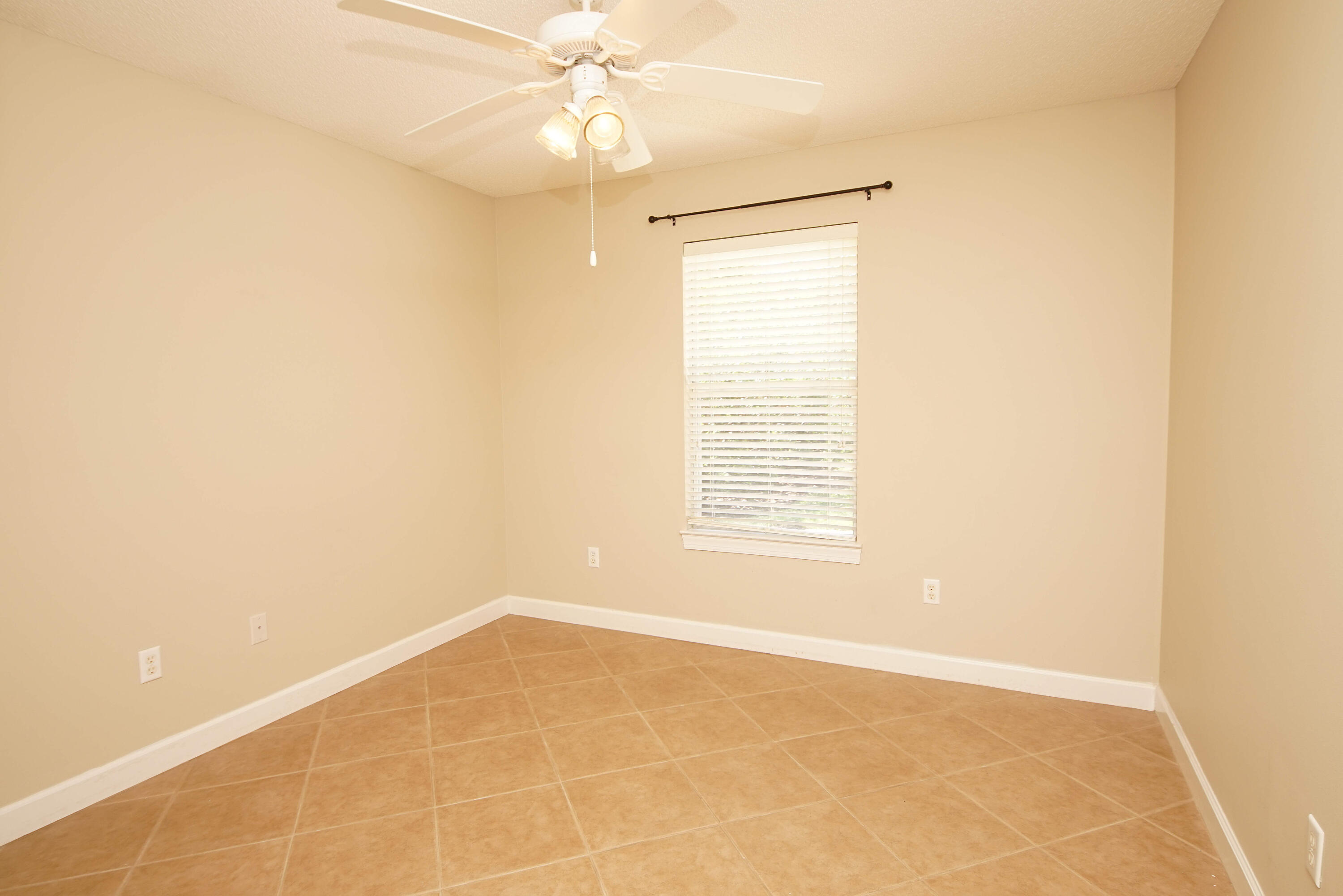 INDIAN LAKE - Residential Lease