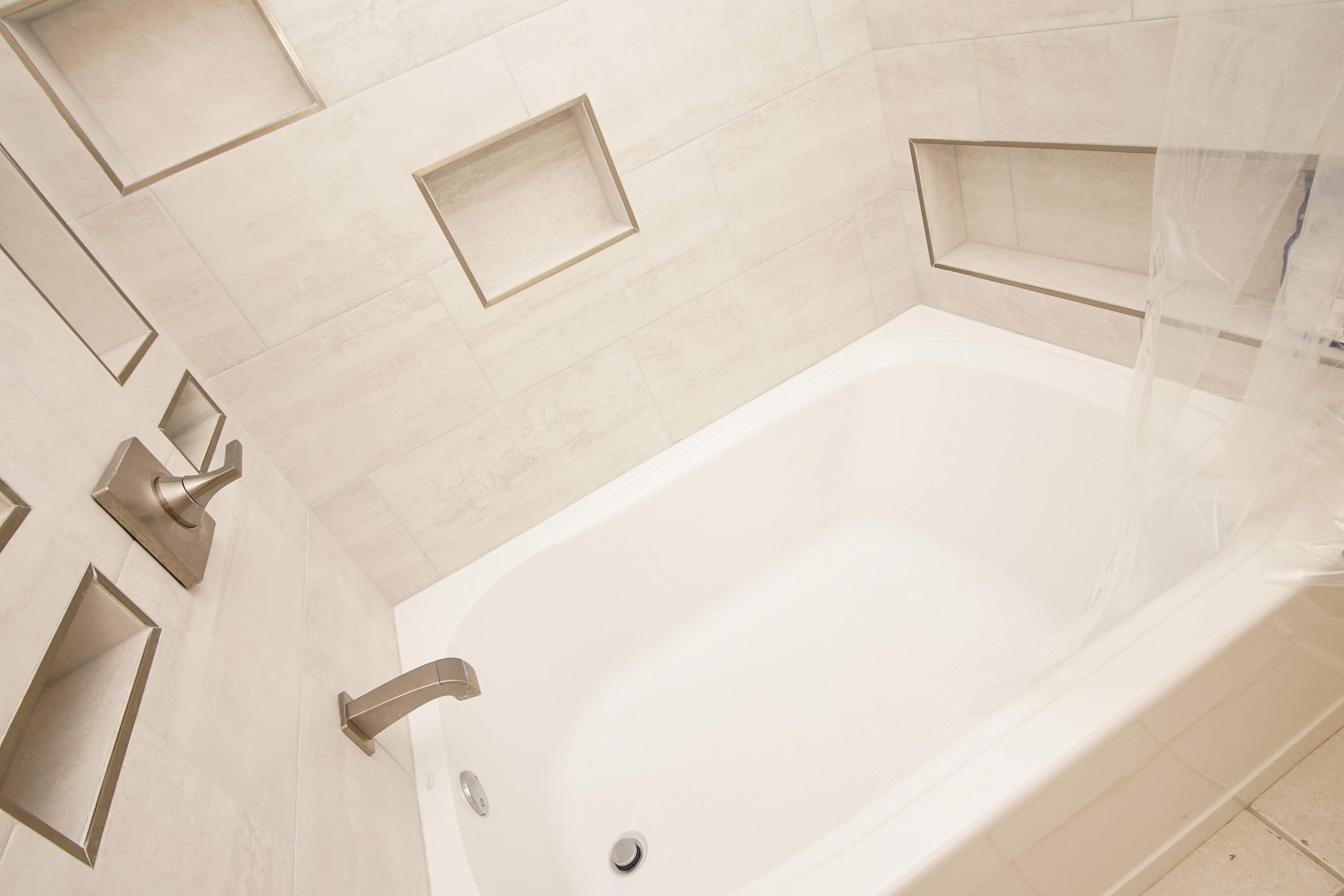 INDIAN LAKE - Residential Lease