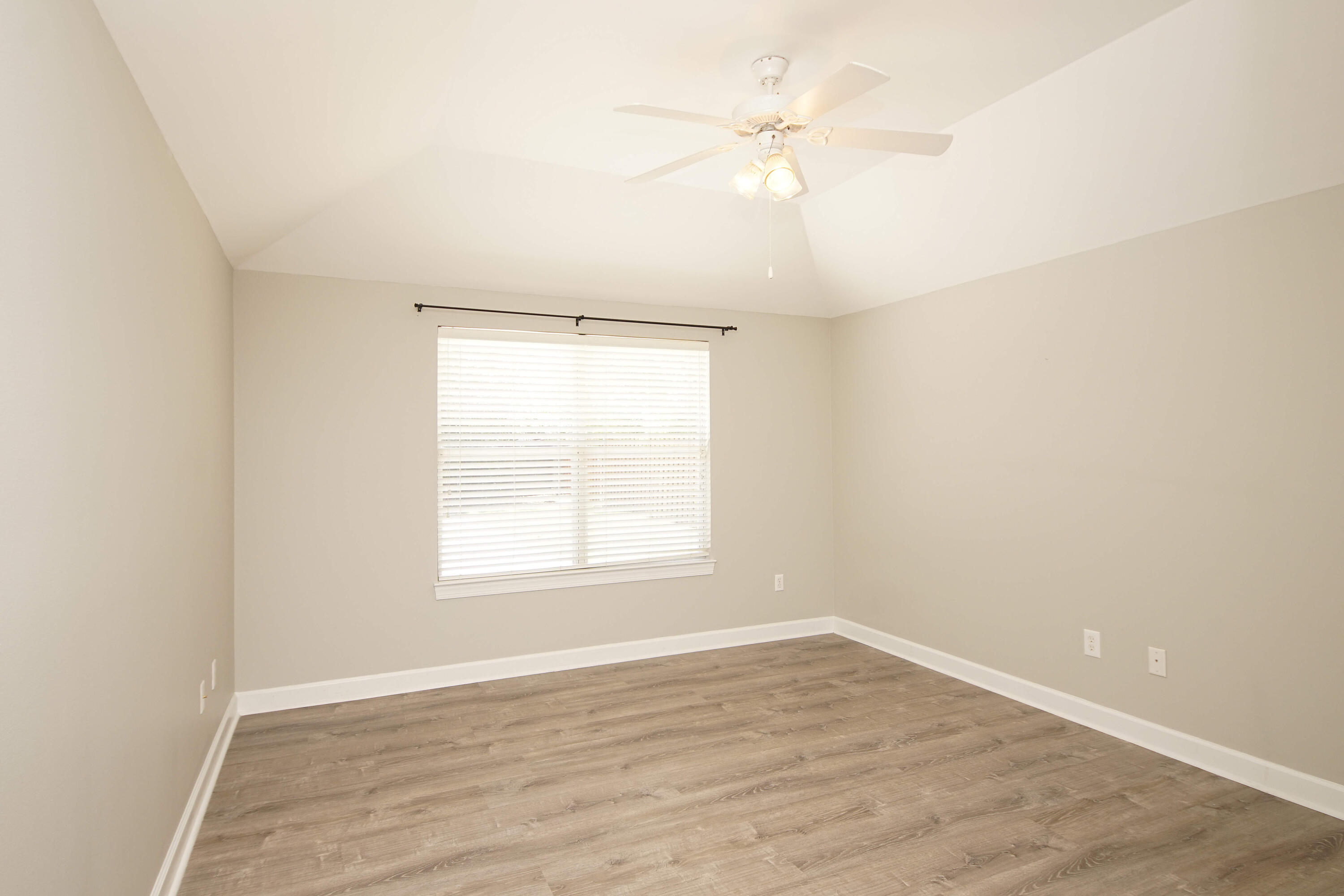 INDIAN LAKE - Residential Lease