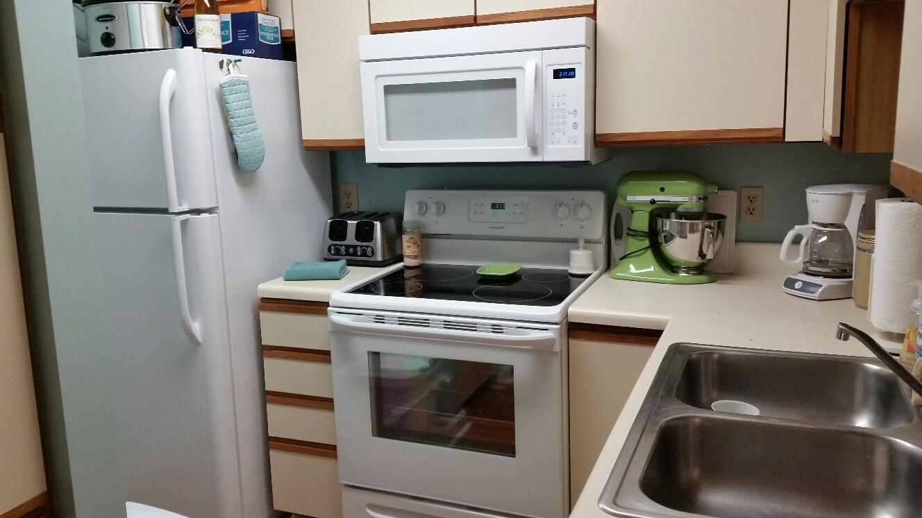 LAKESIDE CONDO AT BLUEWATER BAY - Residential