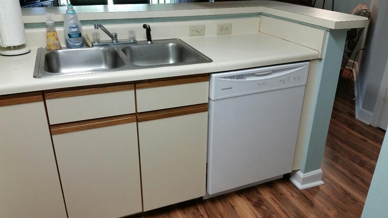 LAKESIDE CONDO AT BLUEWATER BAY - Residential