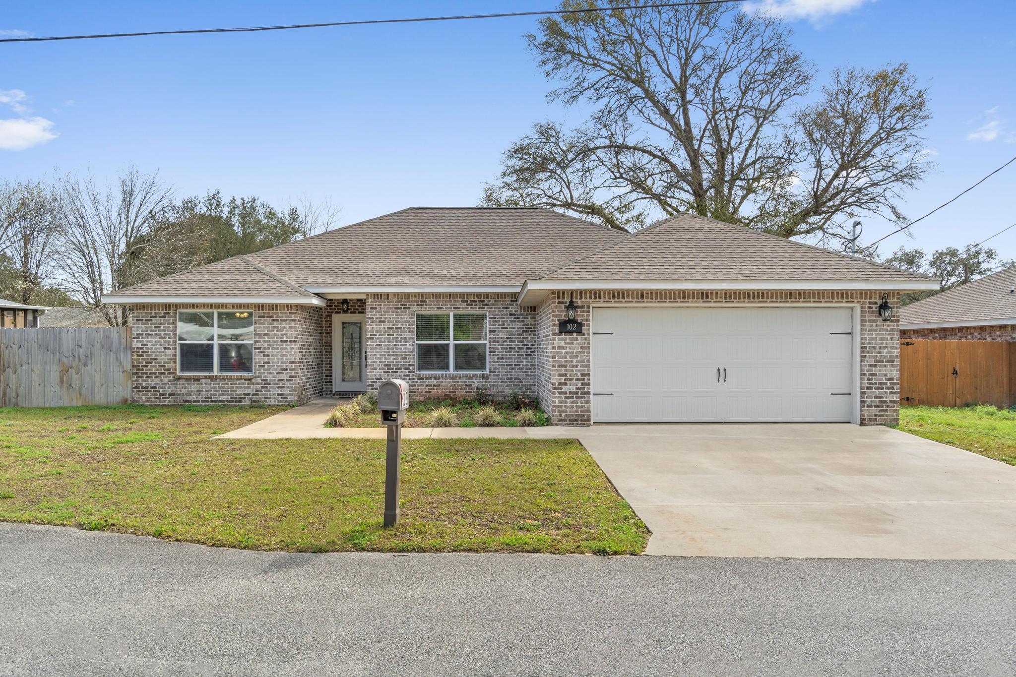 Looking for LIGHT , BRIGHT, OPEN, AND AIRY? You found it! Add in fingerprint resistant stainless steel appliances, granite counter tops, 9 FT ceilings, crown molding, recessed lighting, 5 inch baseboards, double French doors, LVP flooring (NO CARPET), and an automatic sprinkler system, and consider yourself UPGRADED. Come take a look and make THIS CASTLE, YOUR HOME!OPEN HOUSE SAT 3/26   11am -2pm