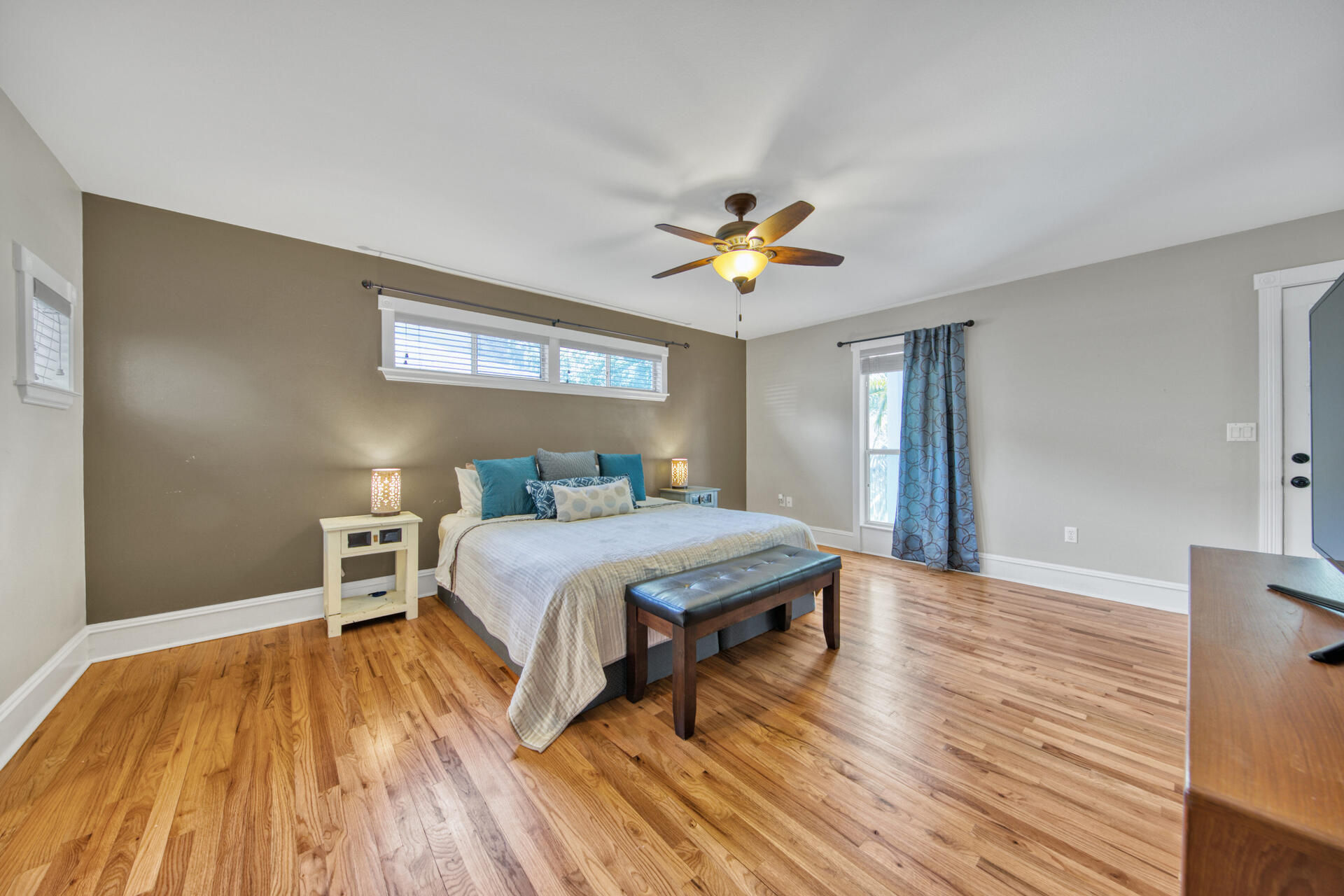 PALM SHORES - Residential