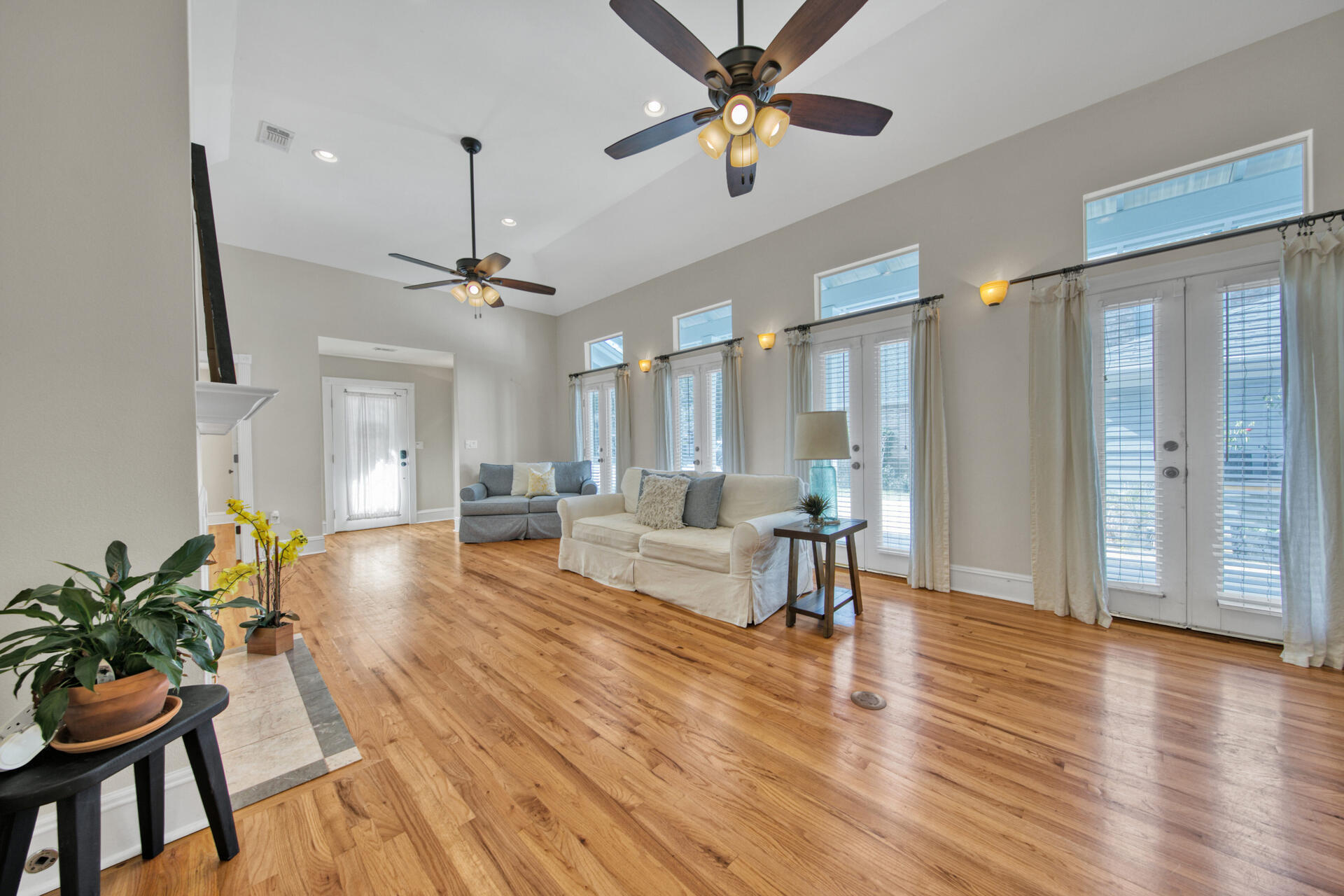 PALM SHORES - Residential