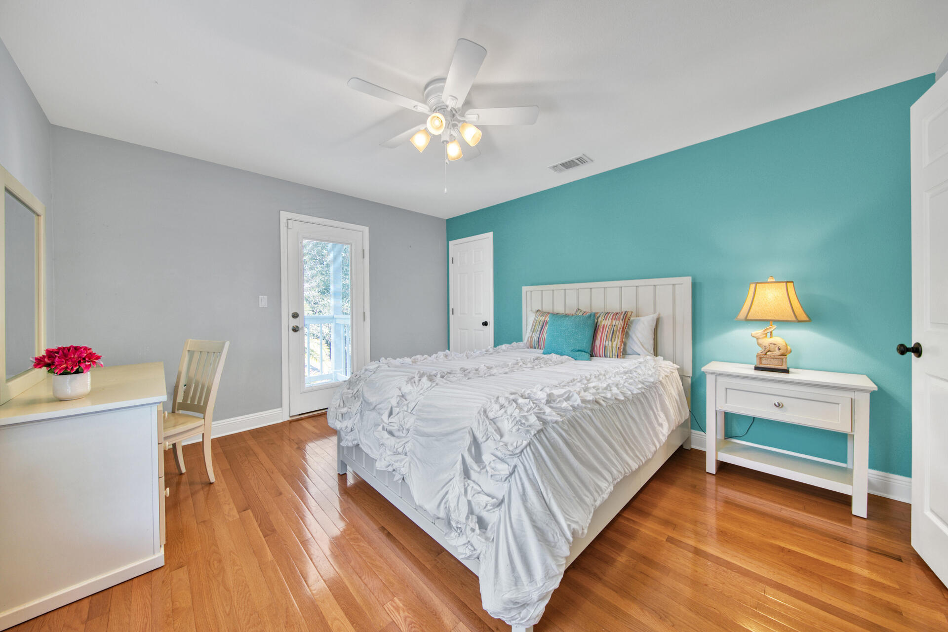 PALM SHORES - Residential