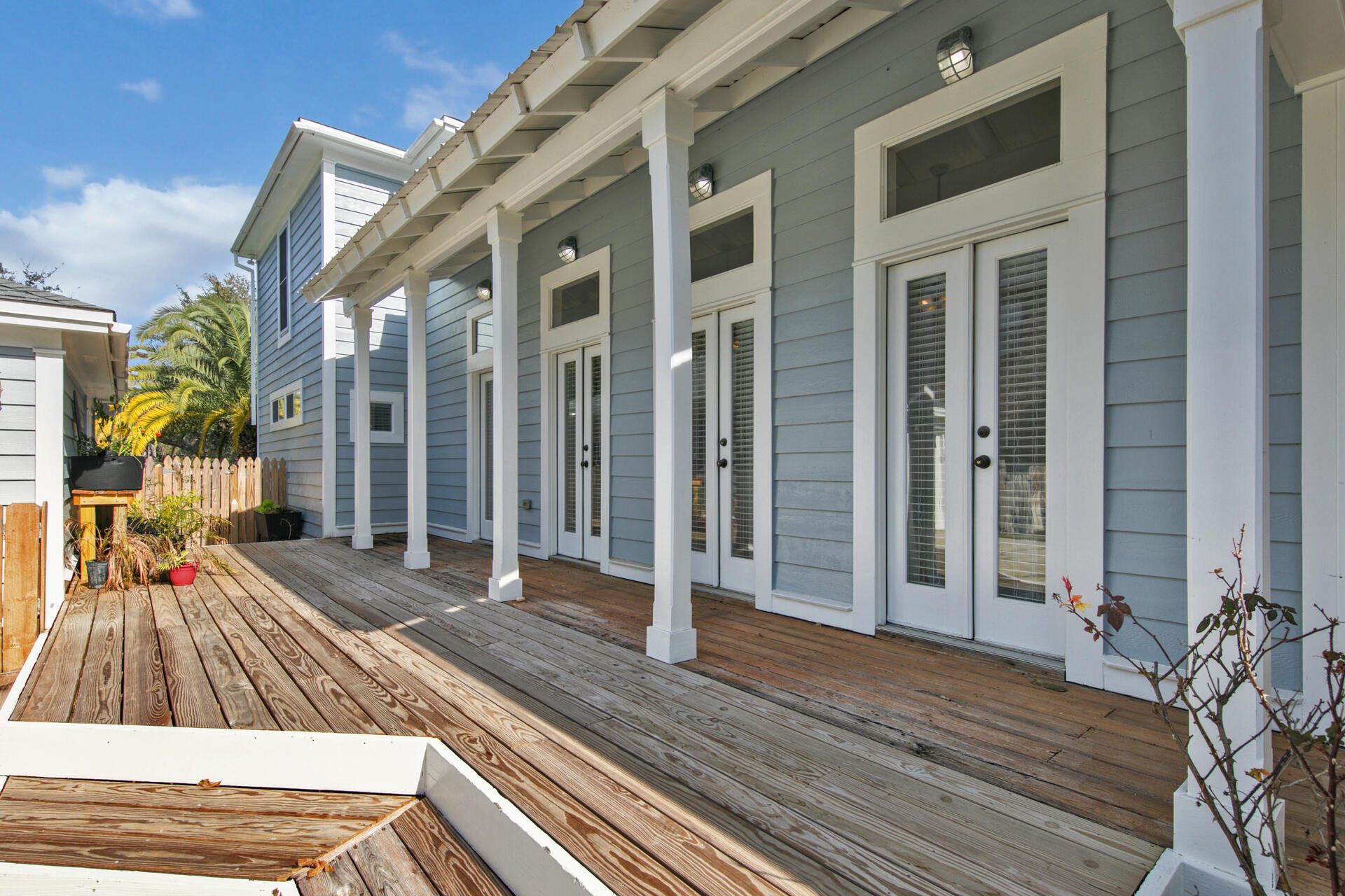 PALM SHORES - Residential